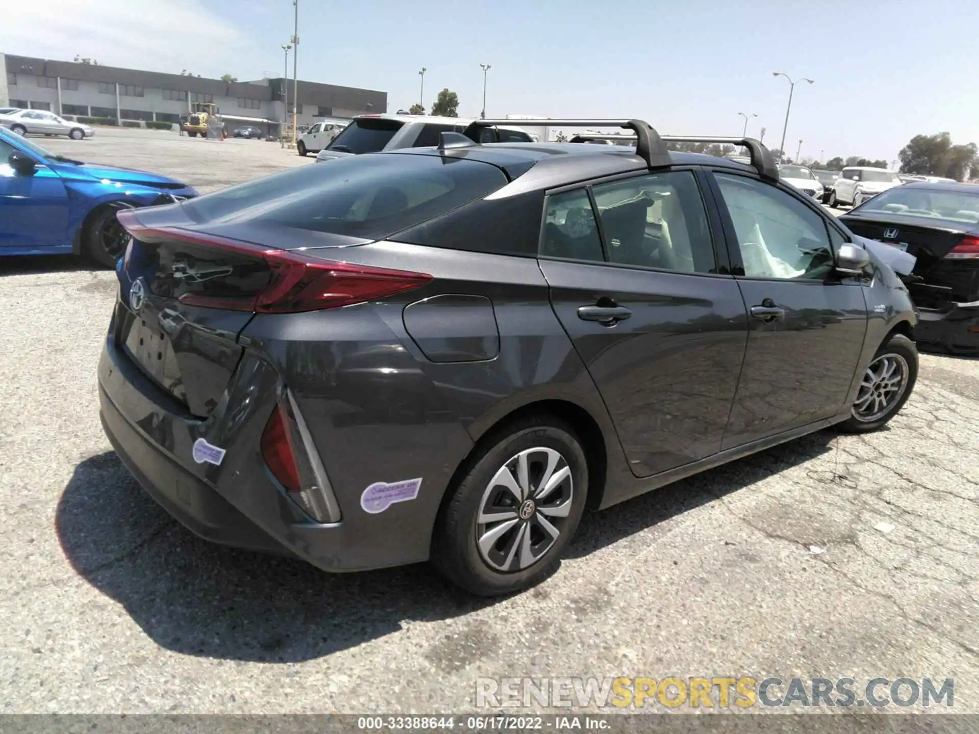 4 Фотография поврежденного автомобиля JTDKARFP3K3116406 TOYOTA PRIUS PRIME 2019