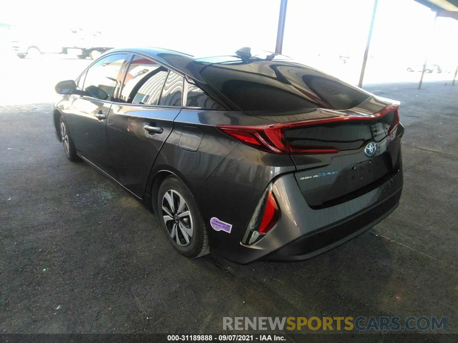 3 Фотография поврежденного автомобиля JTDKARFP6K3105657 TOYOTA PRIUS PRIME 2019