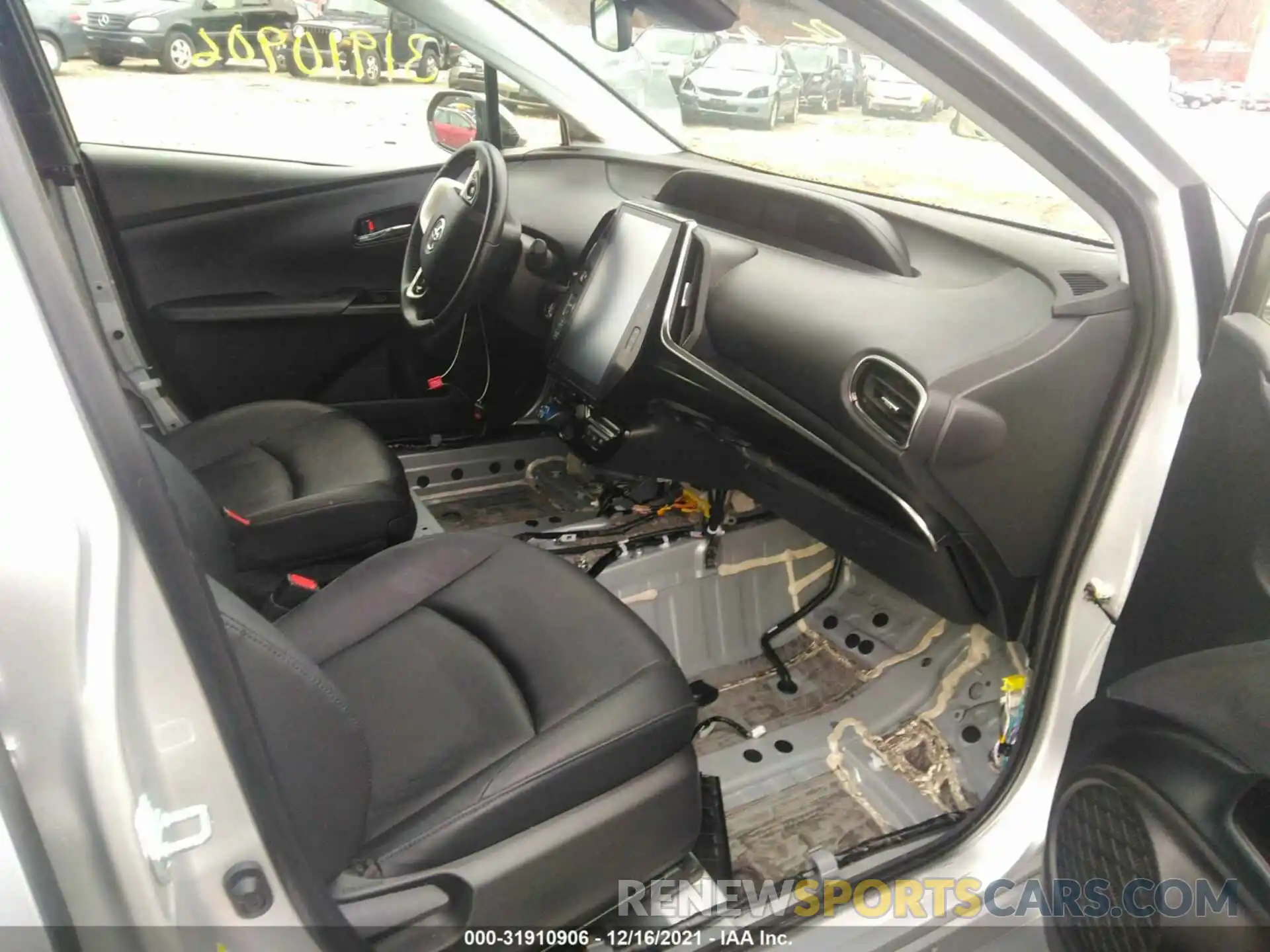 5 Photograph of a damaged car JTDKARFP6K3116433 TOYOTA PRIUS PRIME 2019