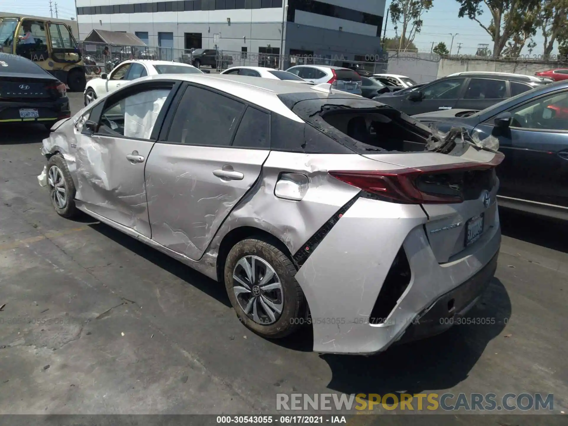 3 Фотография поврежденного автомобиля JTDKARFP9K3110982 TOYOTA PRIUS PRIME 2019