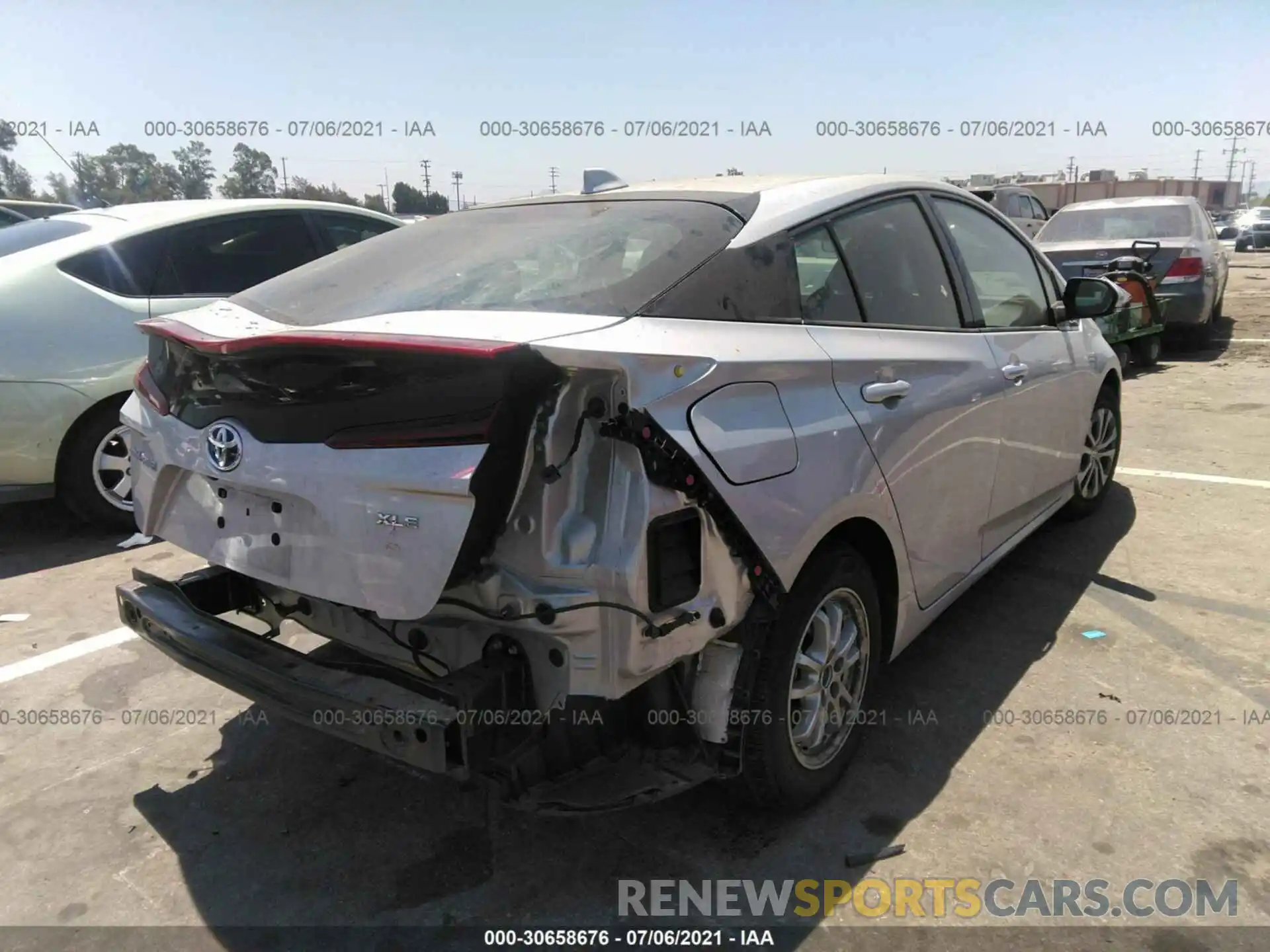 4 Photograph of a damaged car JTDKARFP0L3125226 TOYOTA PRIUS PRIME 2020