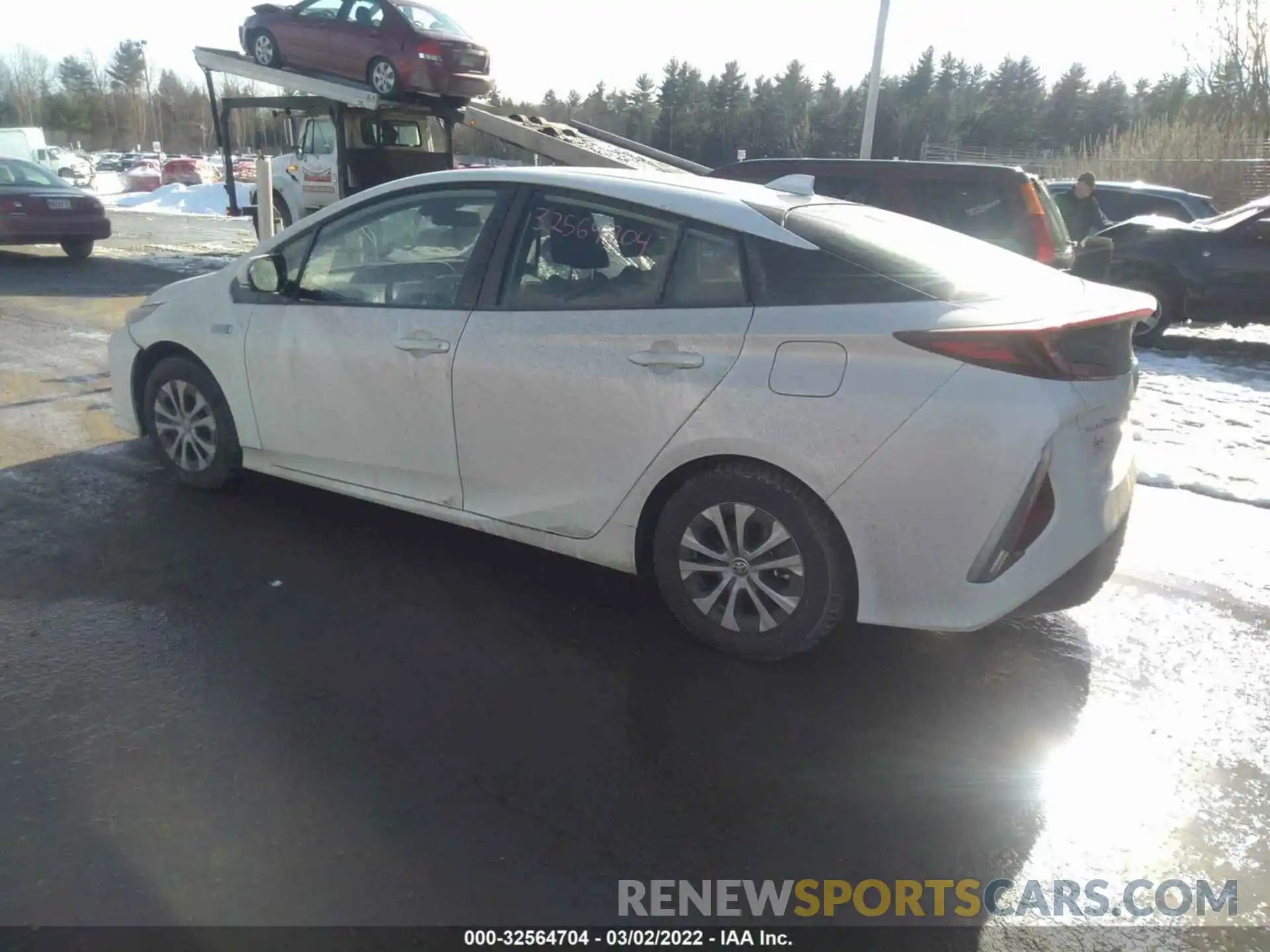 3 Фотография поврежденного автомобиля JTDKARFP0L3133424 TOYOTA PRIUS PRIME 2020