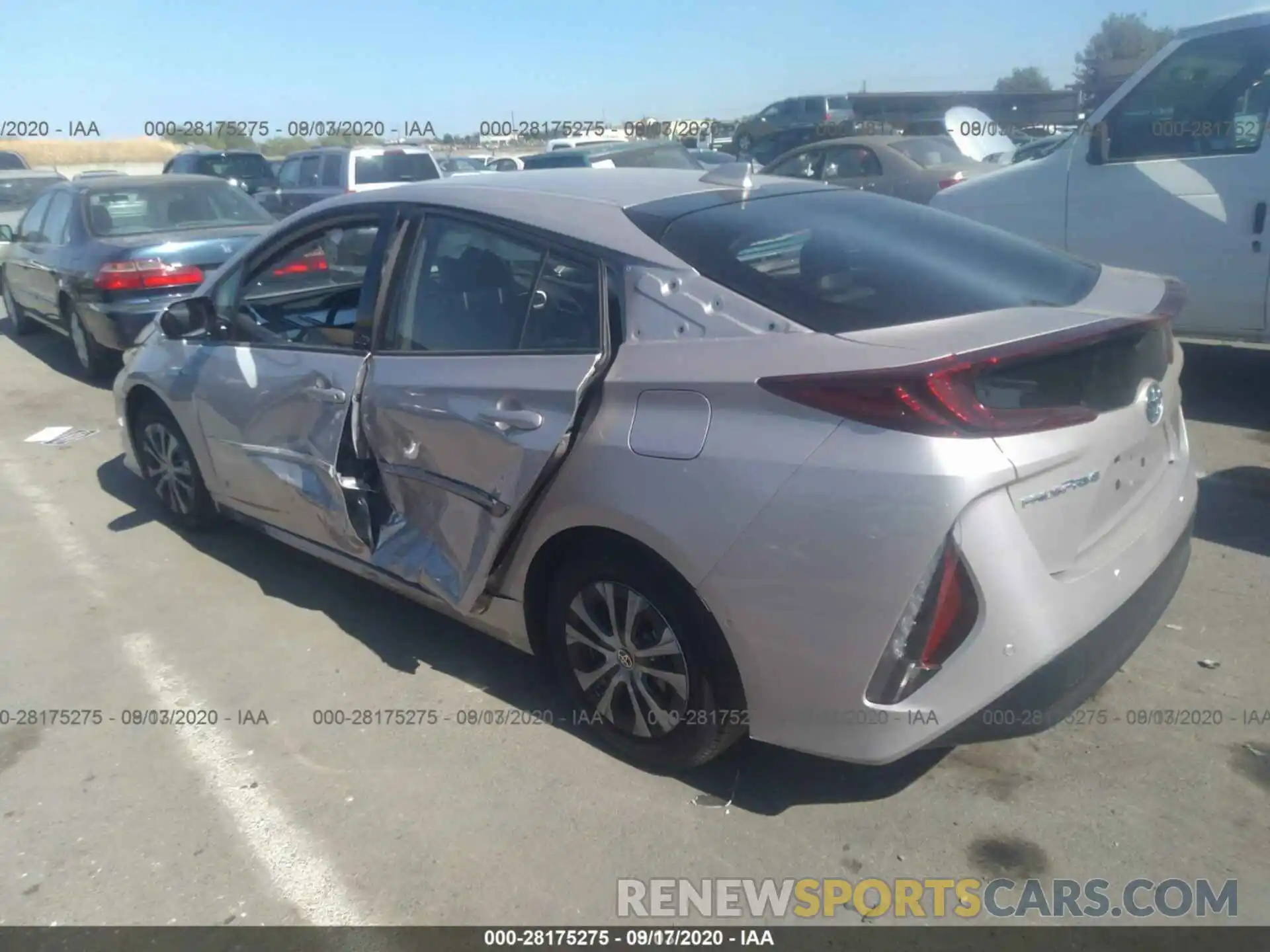 13 Фотография поврежденного автомобиля JTDKARFP1L3159143 TOYOTA PRIUS PRIME 2020