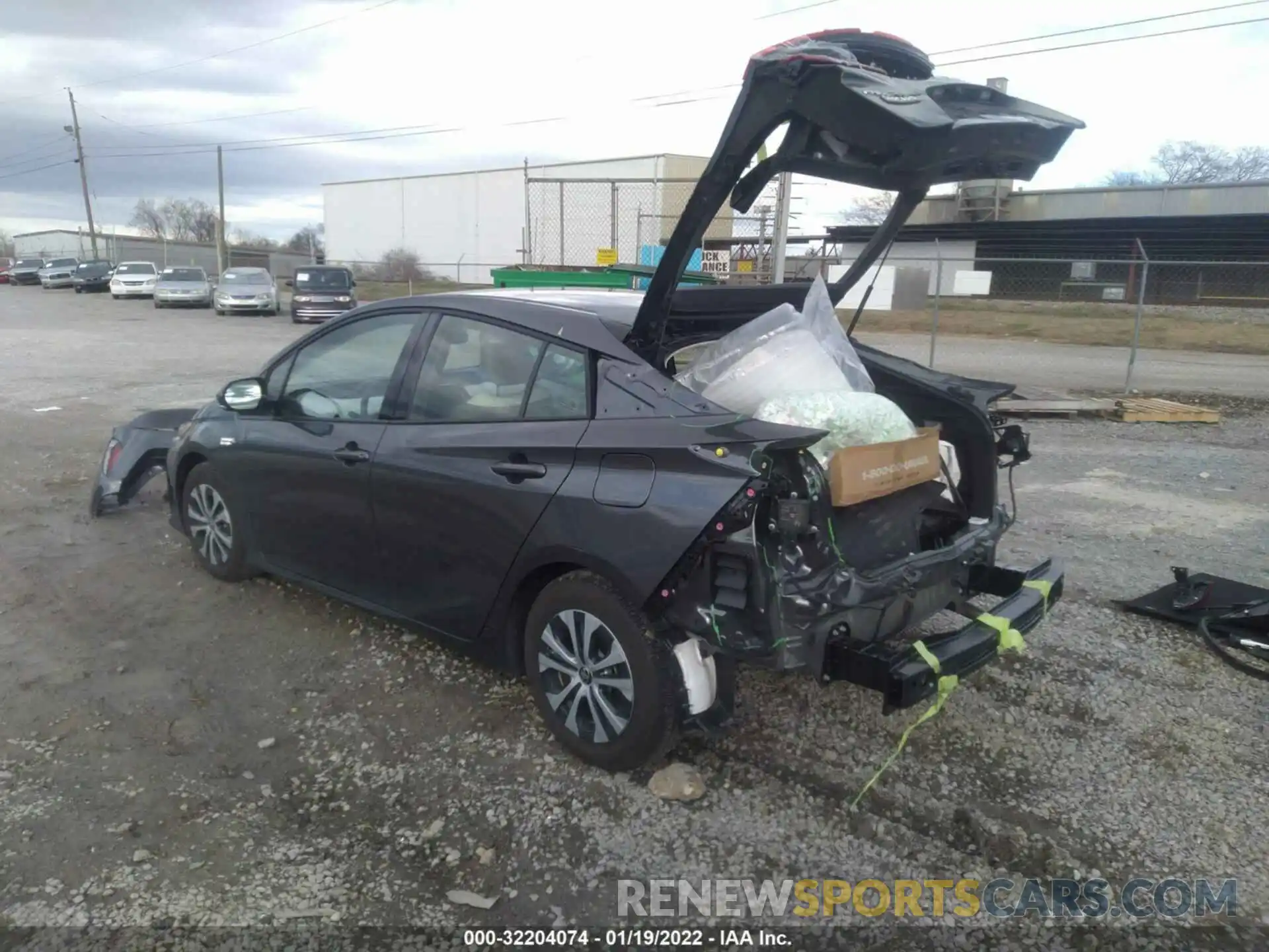 3 Фотография поврежденного автомобиля JTDKARFP2L3125888 TOYOTA PRIUS PRIME 2020