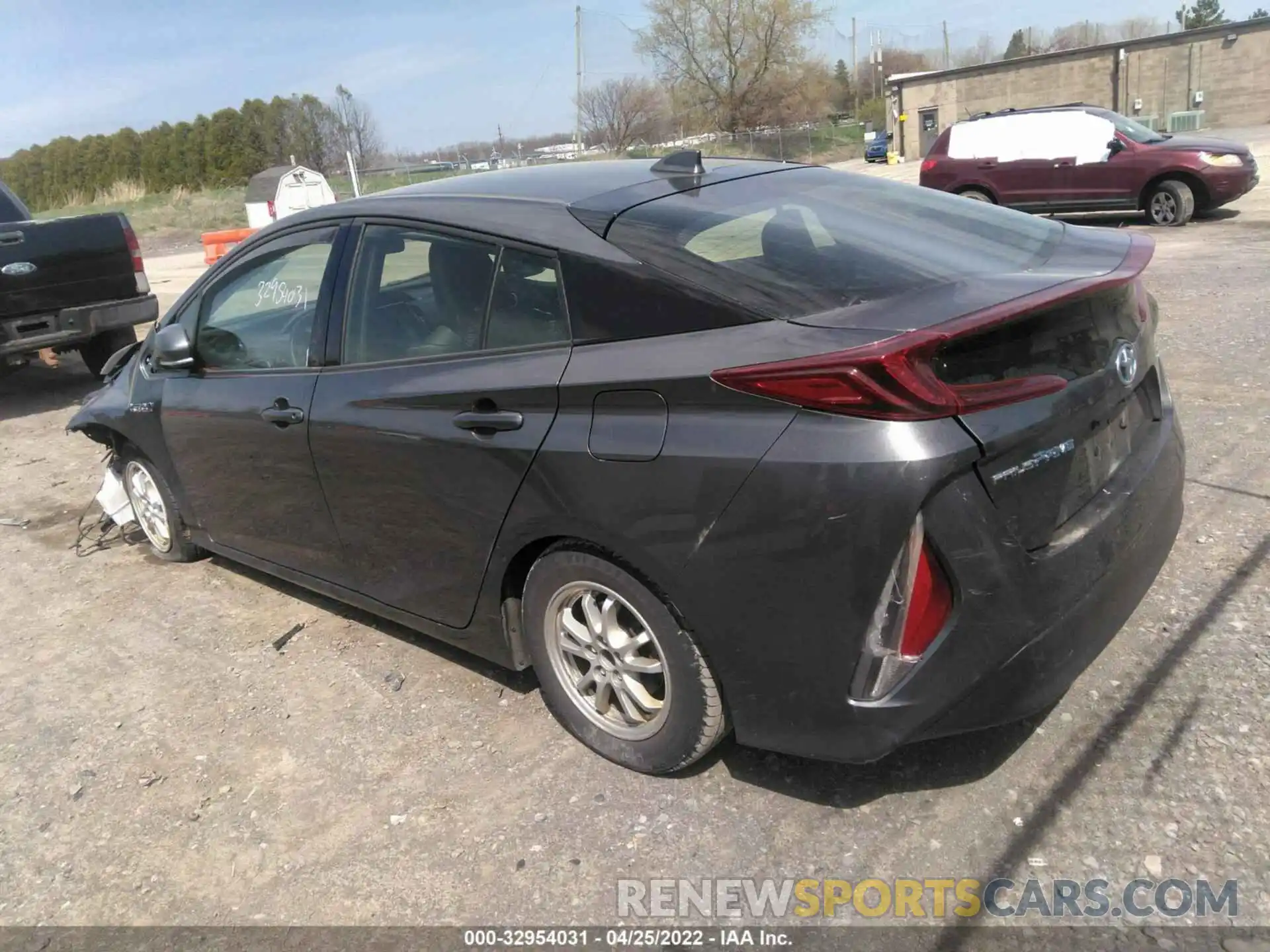 3 Фотография поврежденного автомобиля JTDKARFP4L3121745 TOYOTA PRIUS PRIME 2020