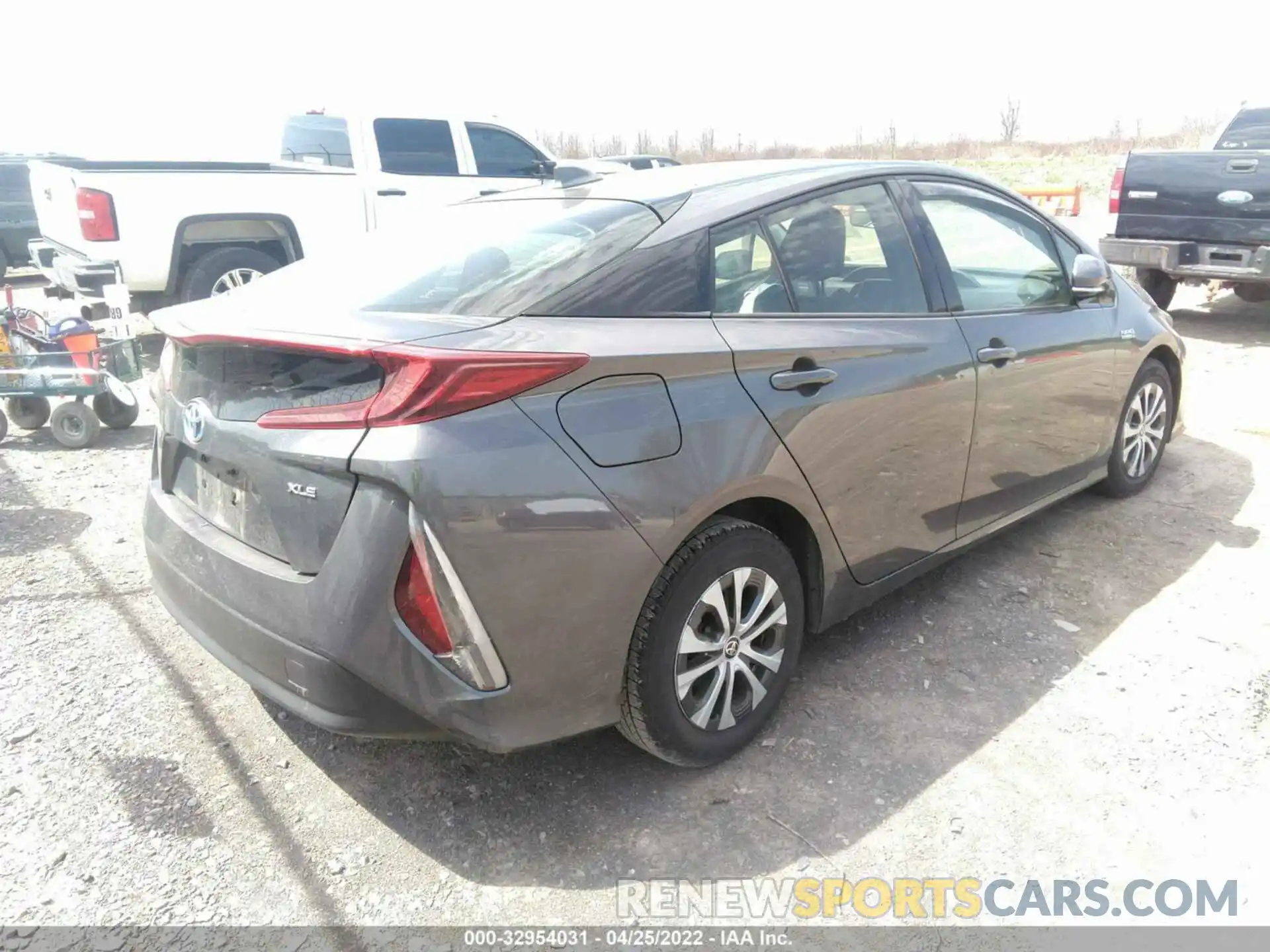 4 Фотография поврежденного автомобиля JTDKARFP4L3121745 TOYOTA PRIUS PRIME 2020