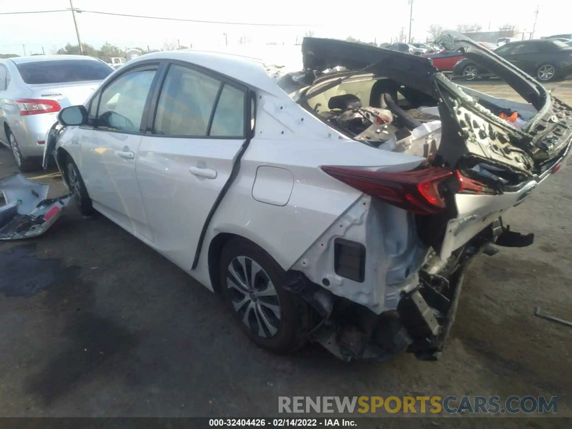 3 Фотография поврежденного автомобиля JTDKARFP4L3133491 TOYOTA PRIUS PRIME 2020