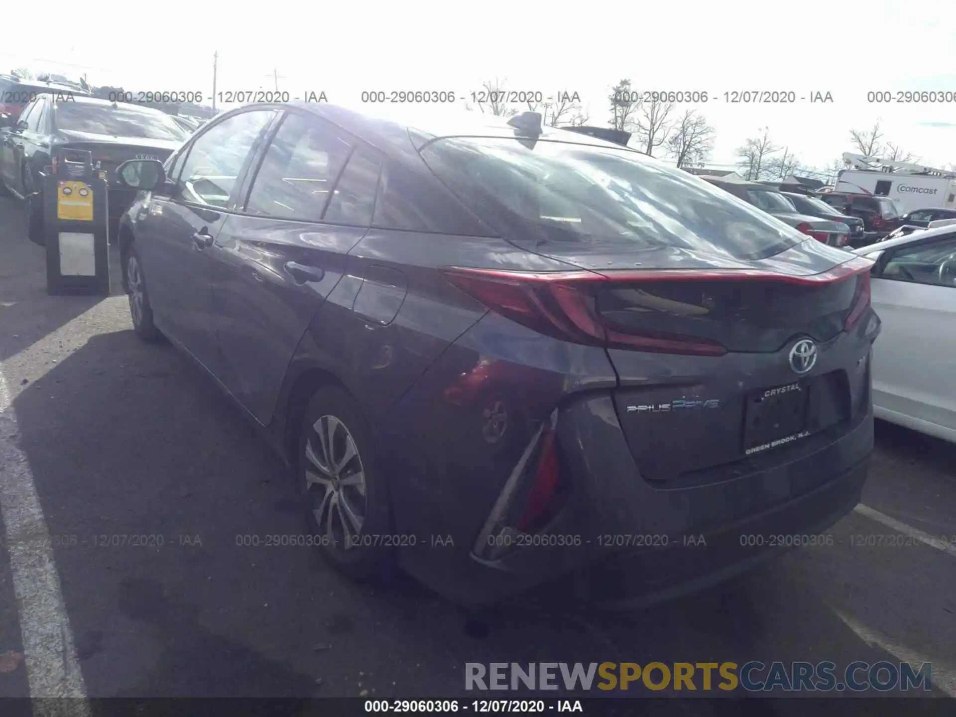 3 Фотография поврежденного автомобиля JTDKARFP4L3145723 TOYOTA PRIUS PRIME 2020