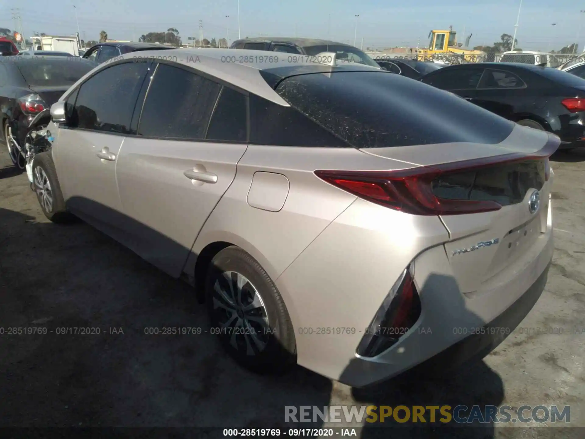 3 Фотография поврежденного автомобиля JTDKARFP4L3152297 TOYOTA PRIUS PRIME 2020