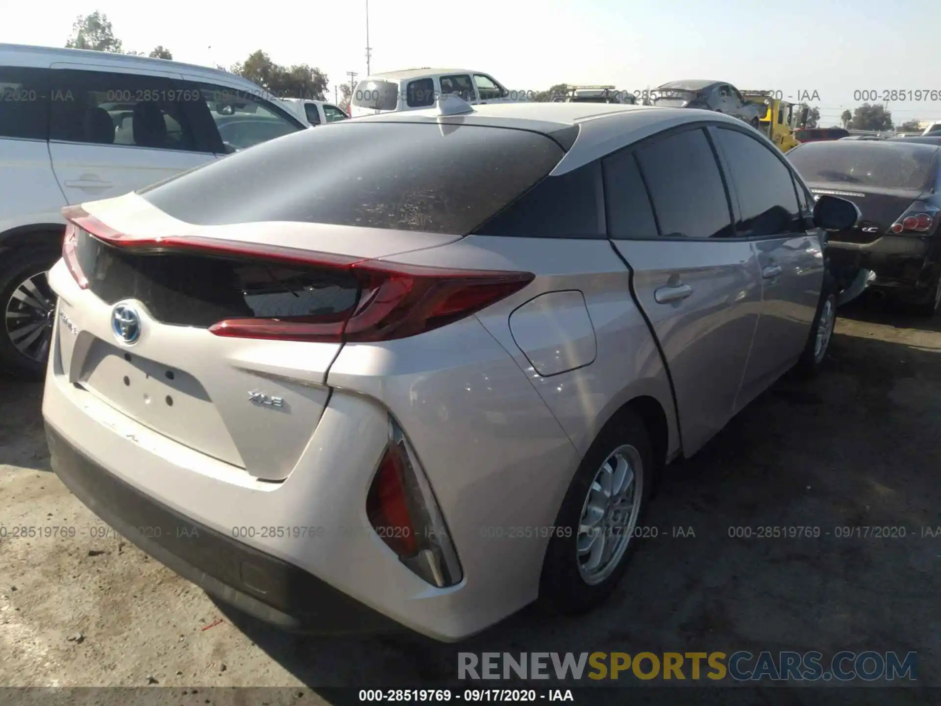 4 Фотография поврежденного автомобиля JTDKARFP4L3152297 TOYOTA PRIUS PRIME 2020