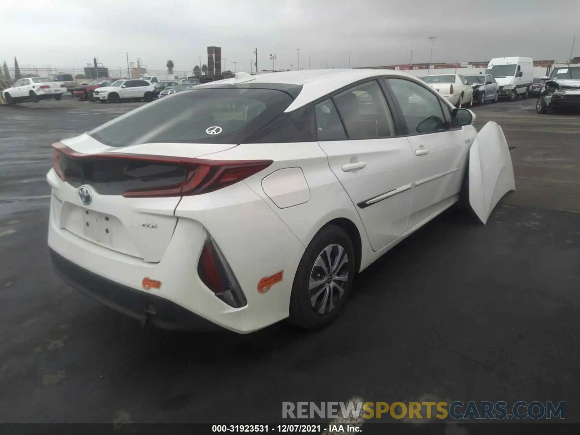 4 Фотография поврежденного автомобиля JTDKARFP5L3134777 TOYOTA PRIUS PRIME 2020