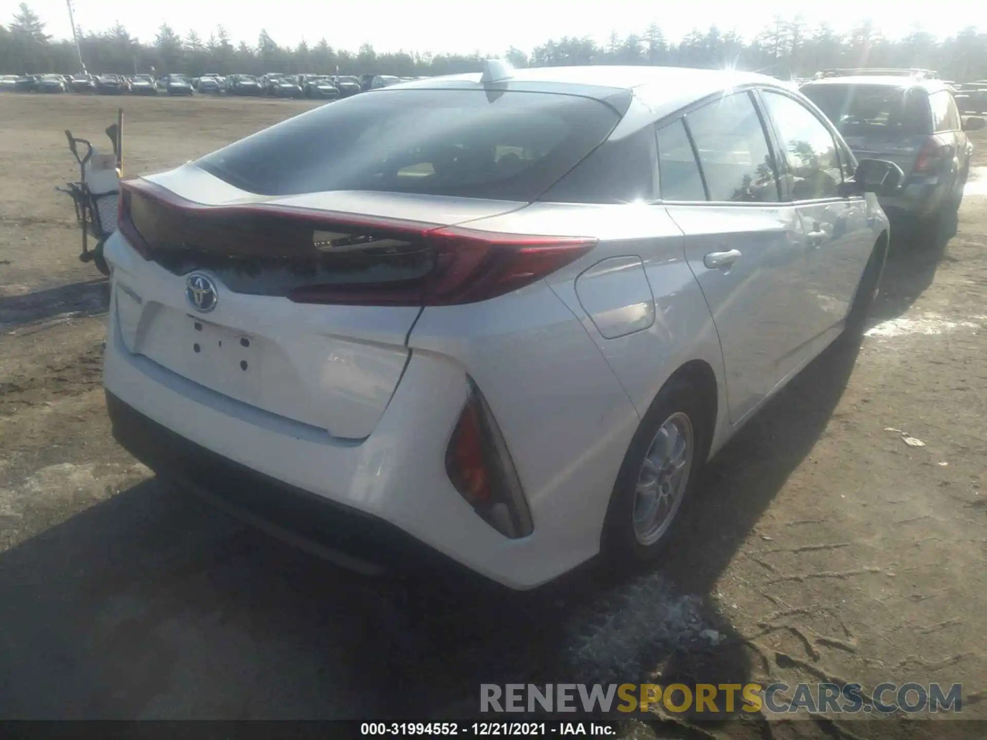 4 Фотография поврежденного автомобиля JTDKARFP6L3124341 TOYOTA PRIUS PRIME 2020