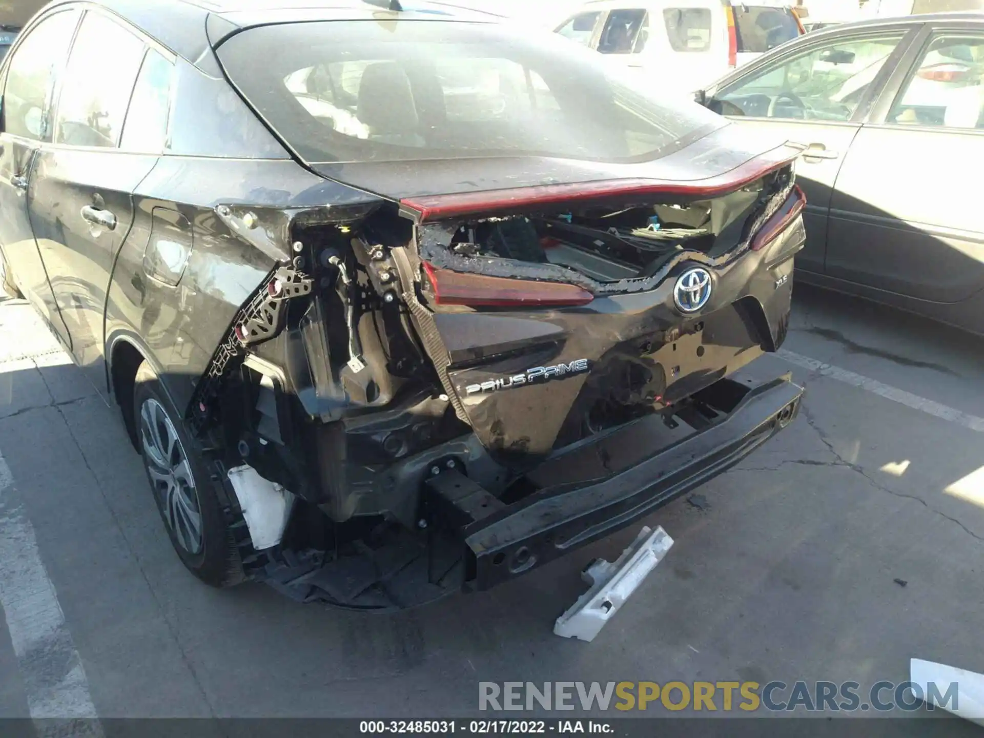 6 Photograph of a damaged car JTDKARFP6L3145366 TOYOTA PRIUS PRIME 2020