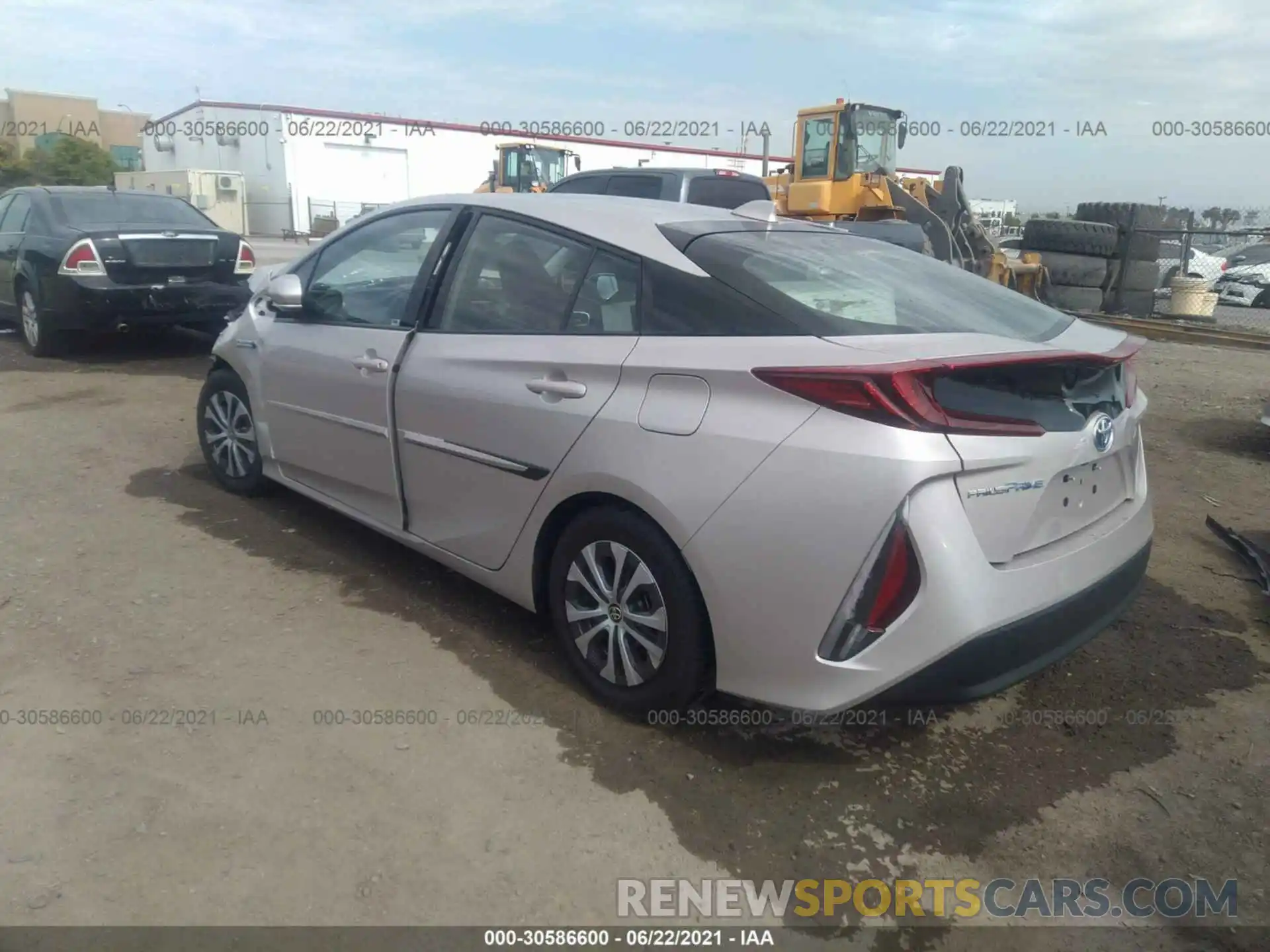 3 Фотография поврежденного автомобиля JTDKARFP6L3147487 TOYOTA PRIUS PRIME 2020