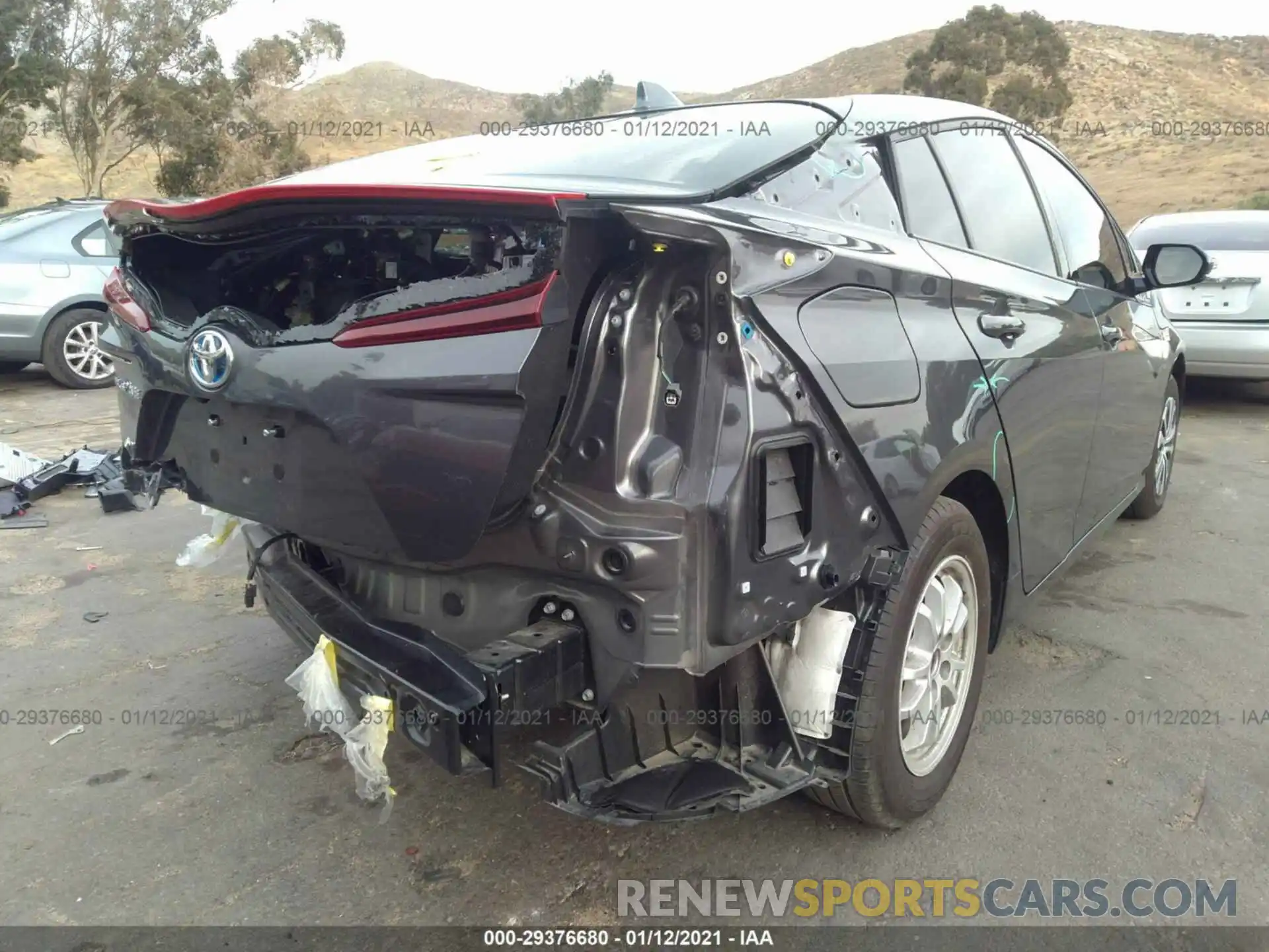 4 Фотография поврежденного автомобиля JTDKARFP6L3155251 TOYOTA PRIUS PRIME 2020