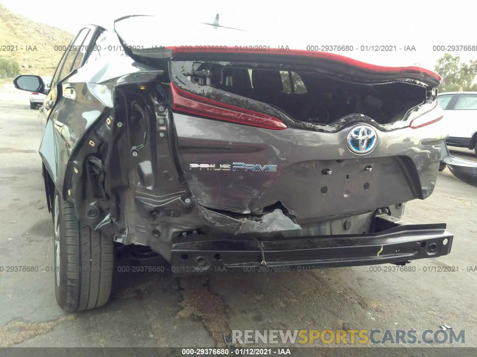6 Фотография поврежденного автомобиля JTDKARFP6L3155251 TOYOTA PRIUS PRIME 2020