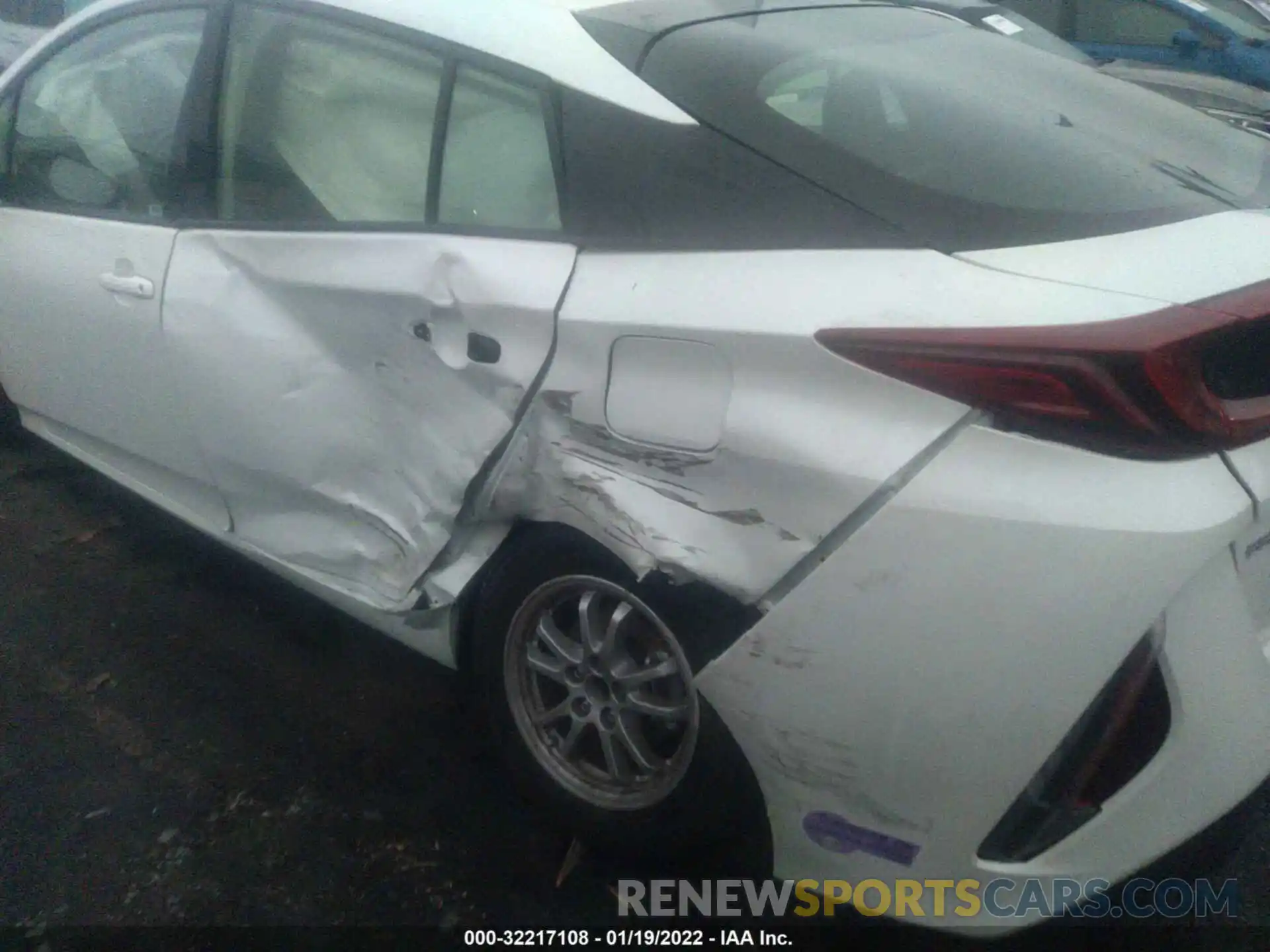 6 Photograph of a damaged car JTDKARFP7L3120315 TOYOTA PRIUS PRIME 2020