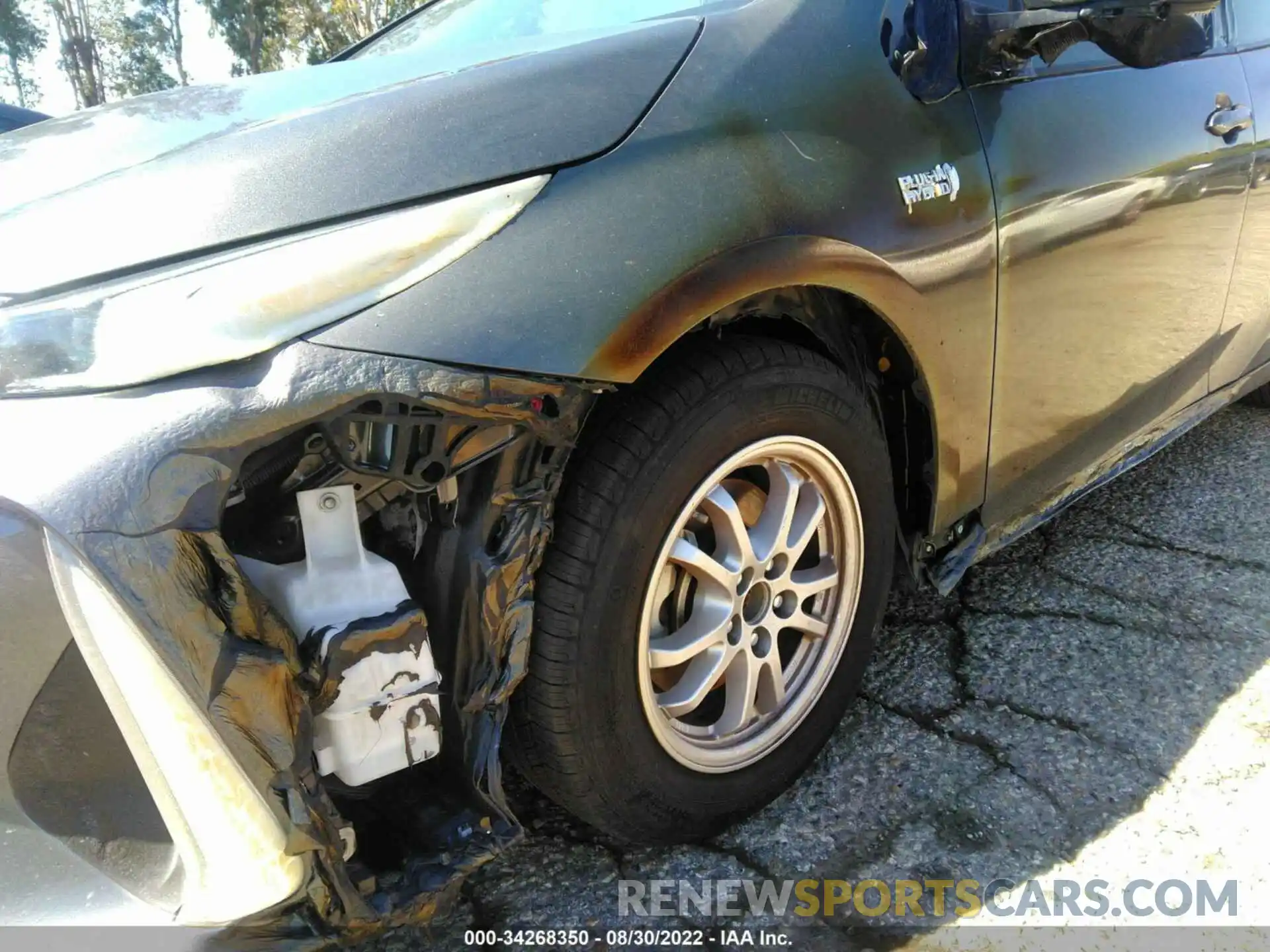 6 Photograph of a damaged car JTDKARFP8L3135910 TOYOTA PRIUS PRIME 2020