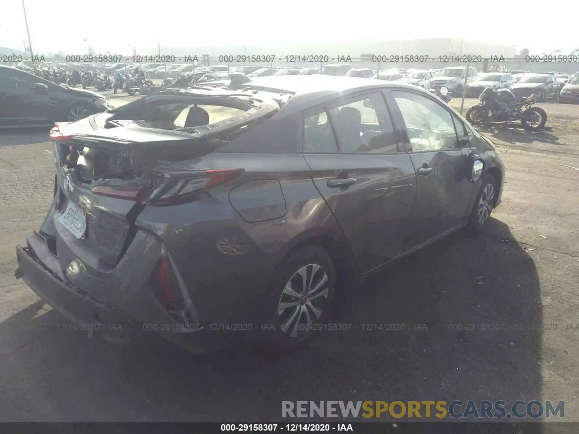 4 Фотография поврежденного автомобиля JTDKARFP9L3152179 TOYOTA PRIUS PRIME 2020