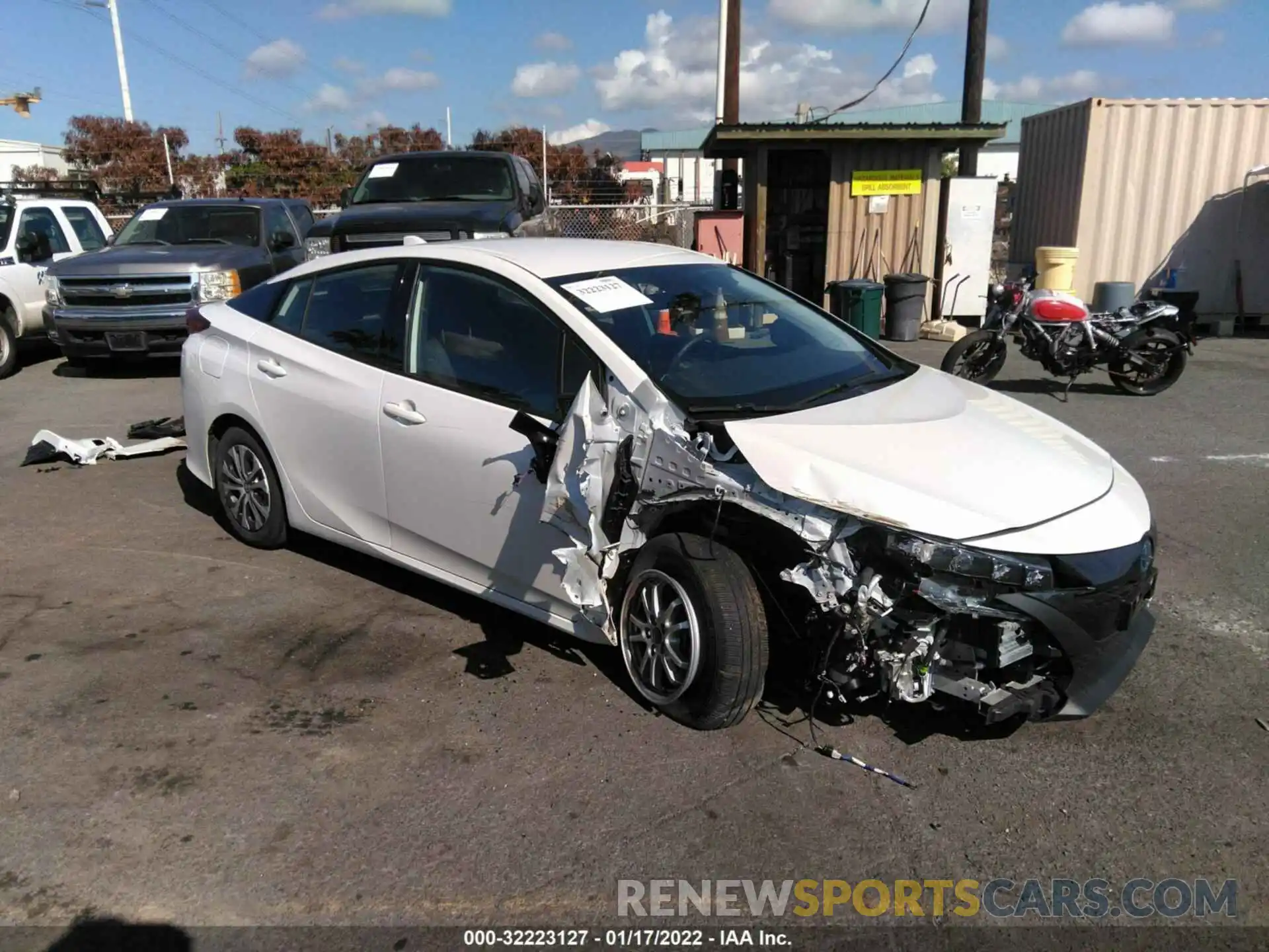 1 Photograph of a damaged car JTDKARFPXL3153180 TOYOTA PRIUS PRIME 2020