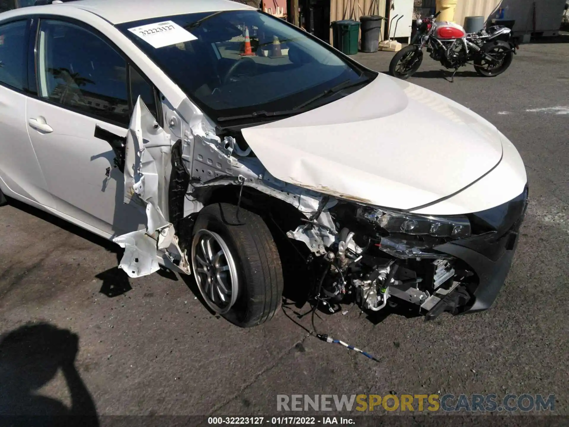 6 Photograph of a damaged car JTDKARFPXL3153180 TOYOTA PRIUS PRIME 2020