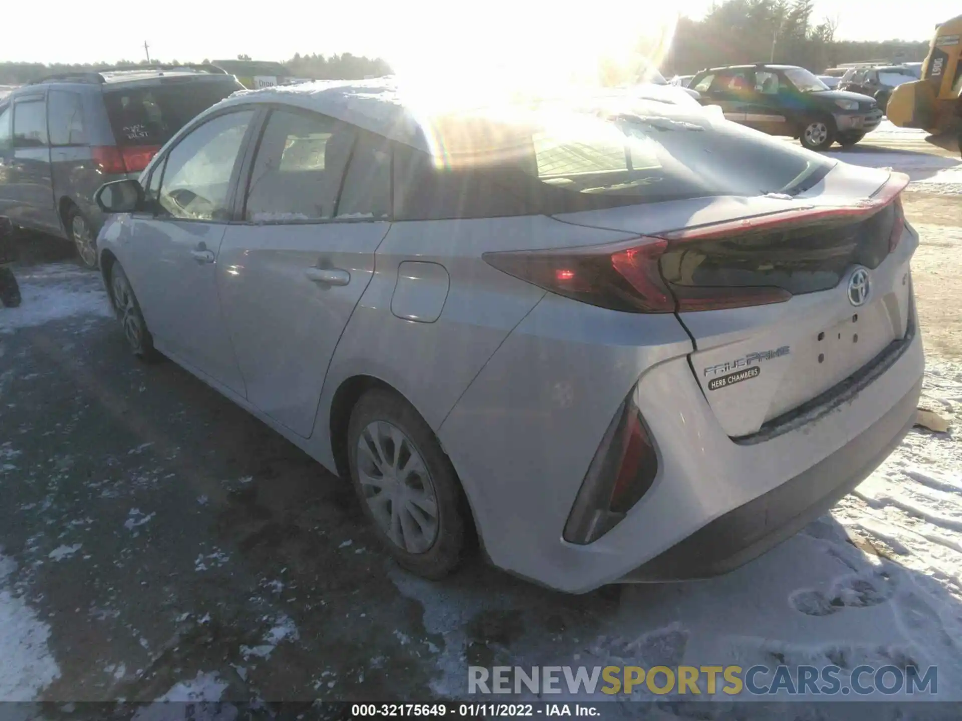 3 Фотография поврежденного автомобиля JTDKARFPXL3159822 TOYOTA PRIUS PRIME 2020