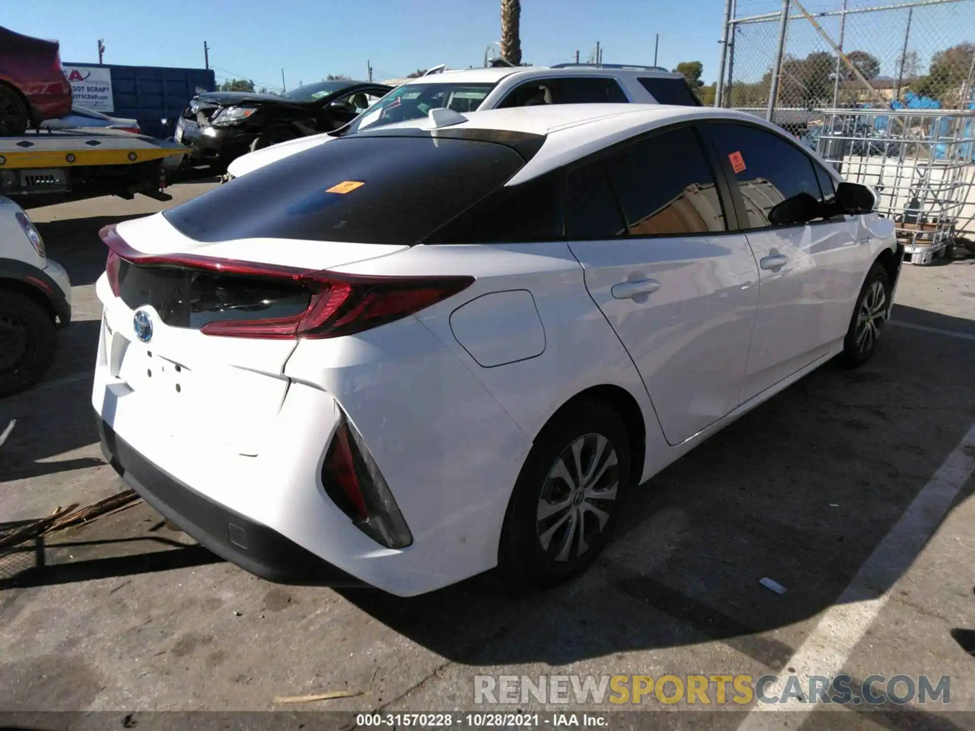 4 Фотография поврежденного автомобиля JTDKAMFP1M3185035 TOYOTA PRIUS PRIME 2021