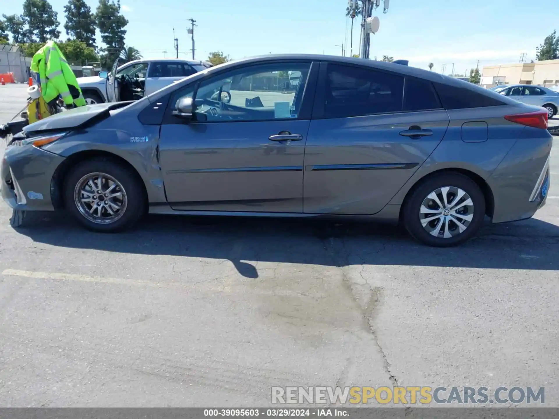 14 Photograph of a damaged car JTDKAMFP1M3187206 TOYOTA PRIUS PRIME 2021