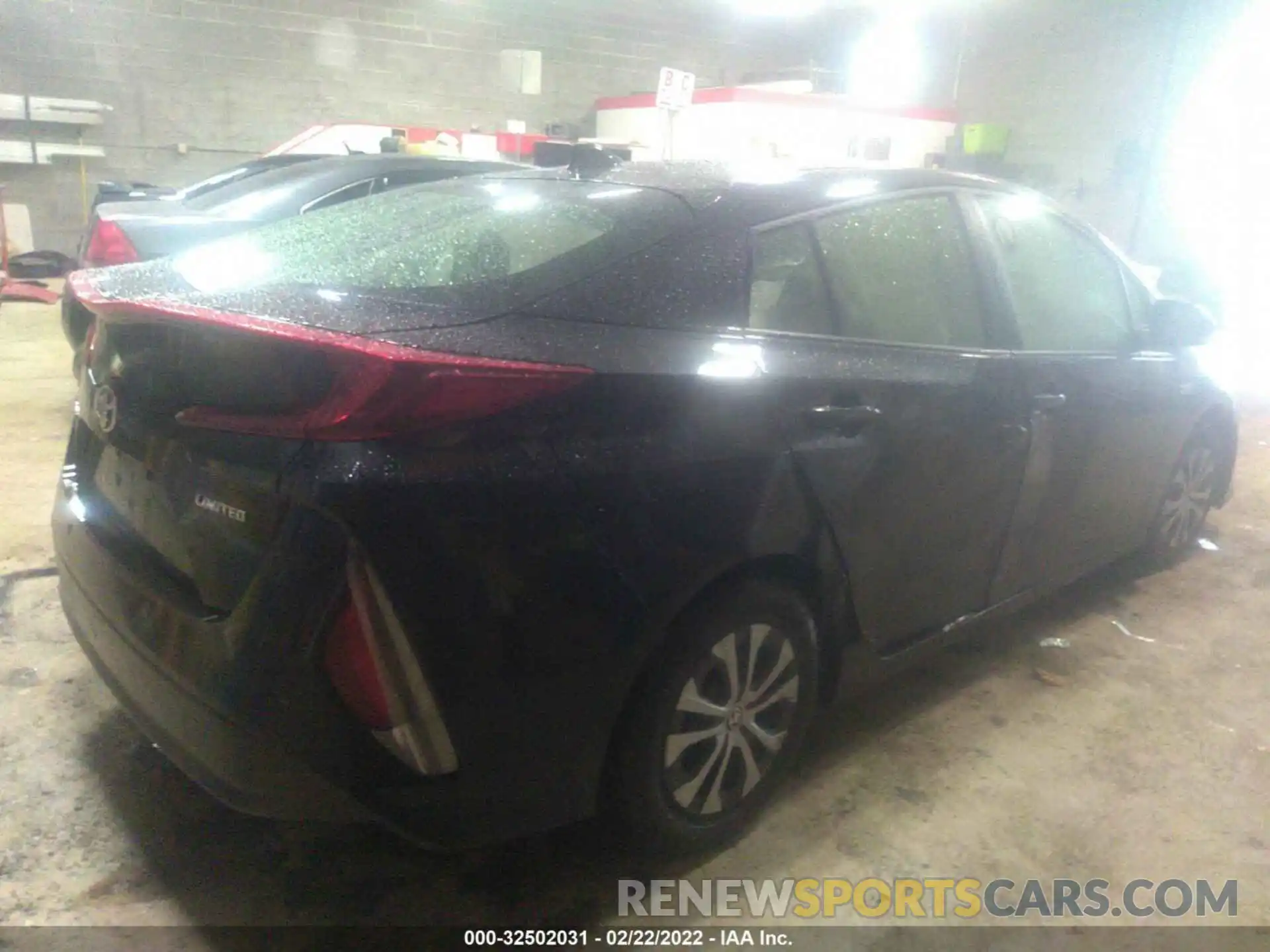 4 Photograph of a damaged car JTDKAMFP3M3181164 TOYOTA PRIUS PRIME 2021