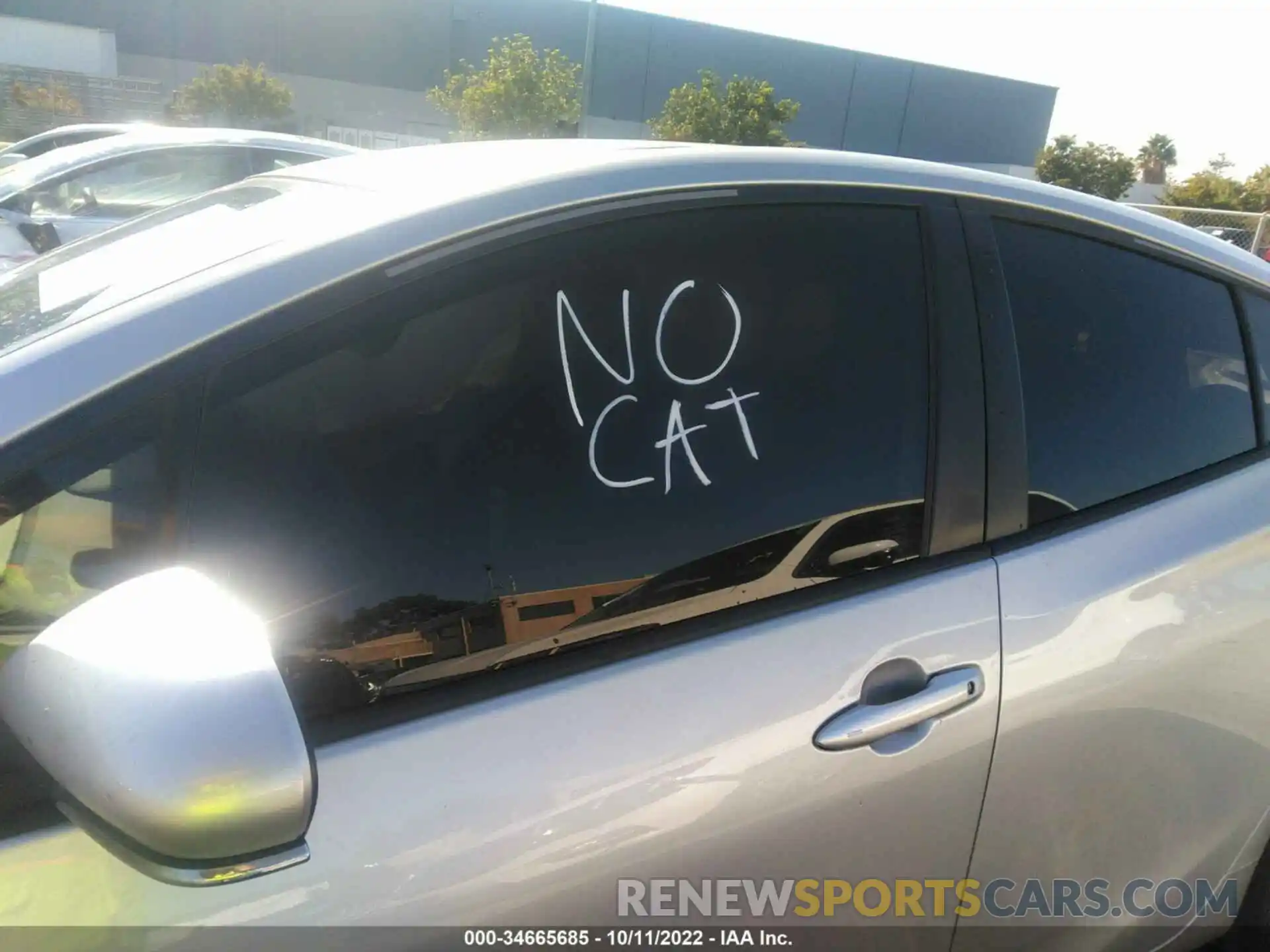 12 Photograph of a damaged car JTDKAMFP5M3172448 TOYOTA PRIUS PRIME 2021