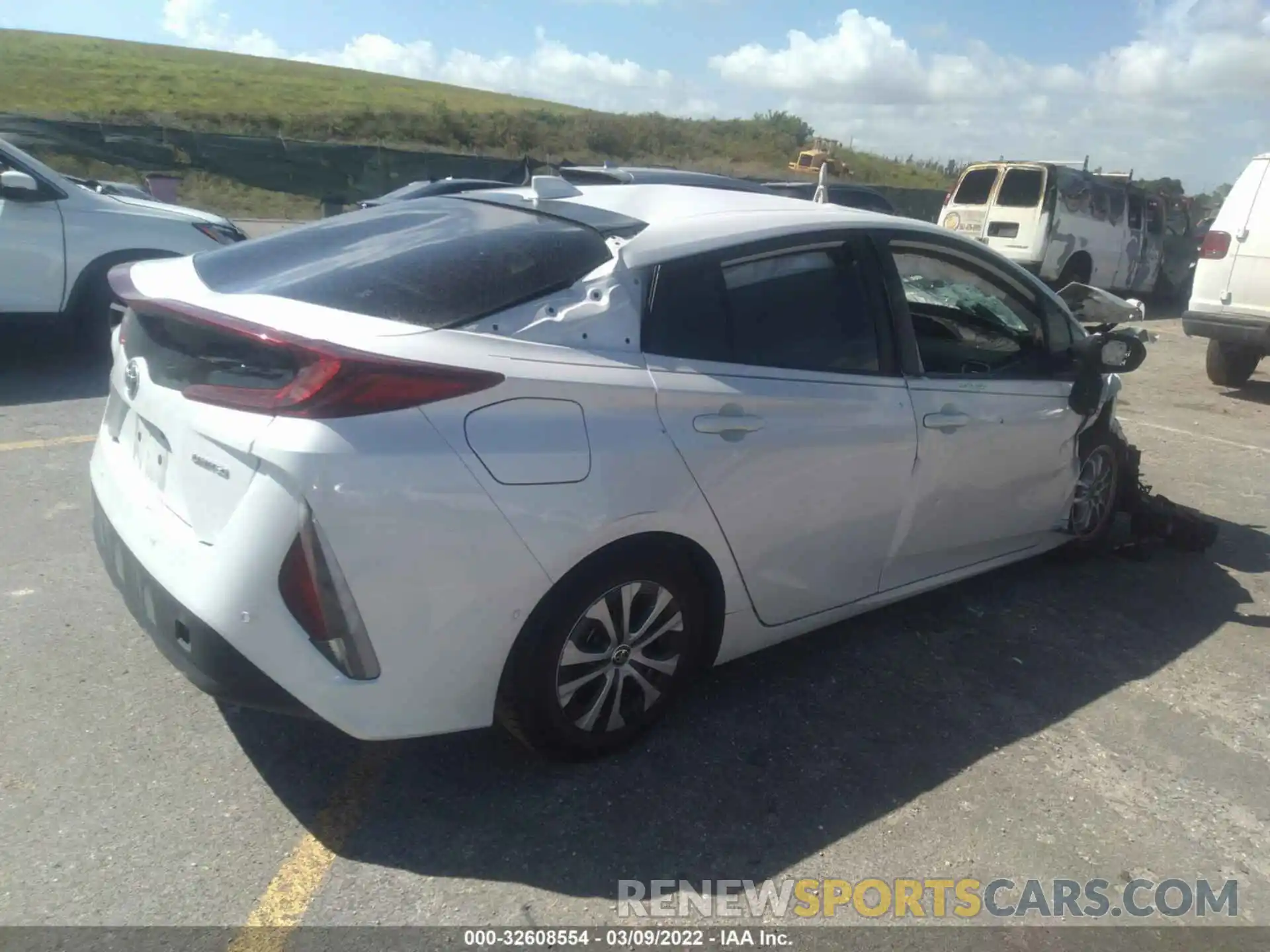 4 Photograph of a damaged car JTDKAMFP8M3173402 TOYOTA PRIUS PRIME 2021