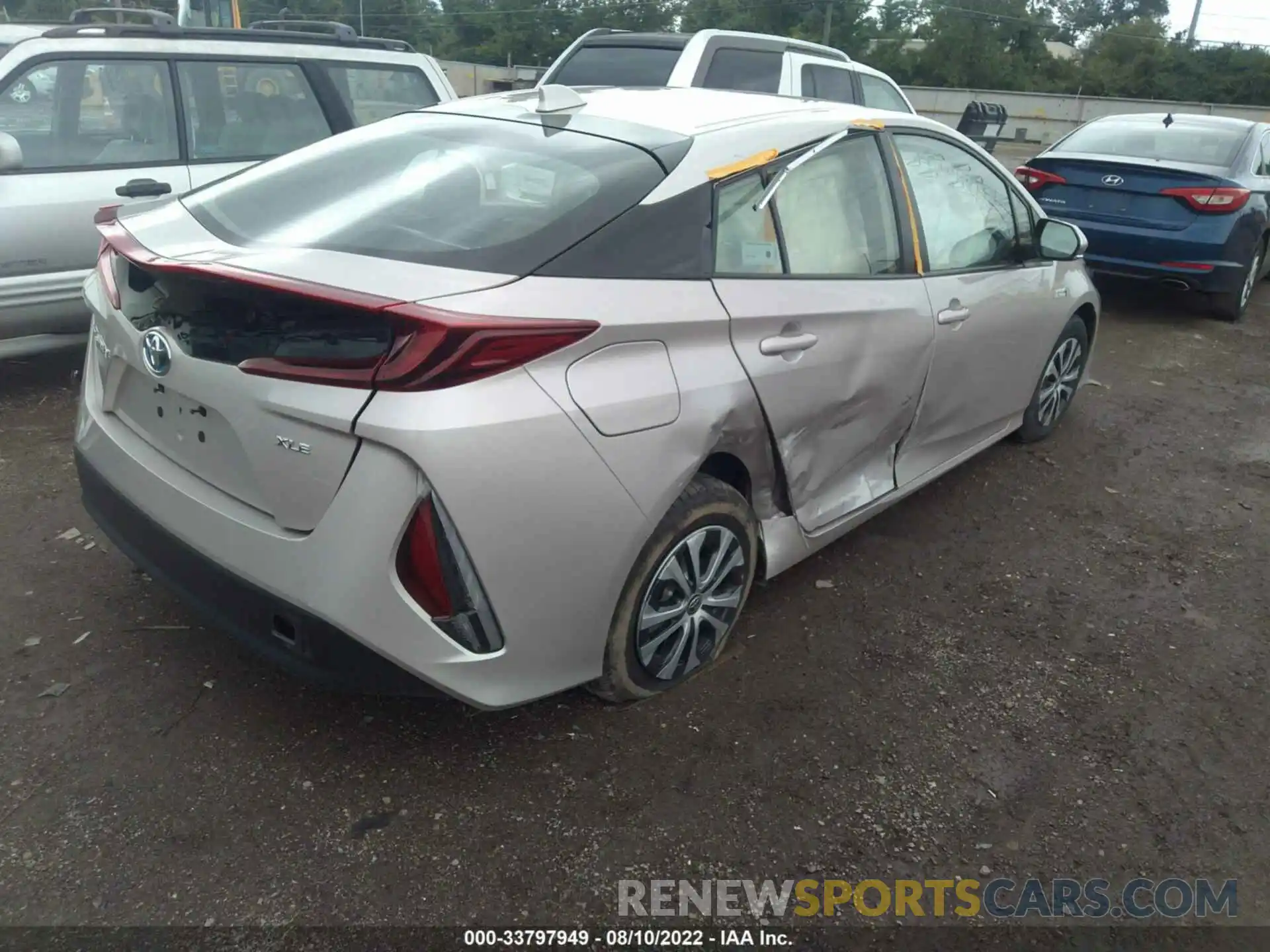 4 Photograph of a damaged car JTDKAMFPXM3186152 TOYOTA PRIUS PRIME 2021