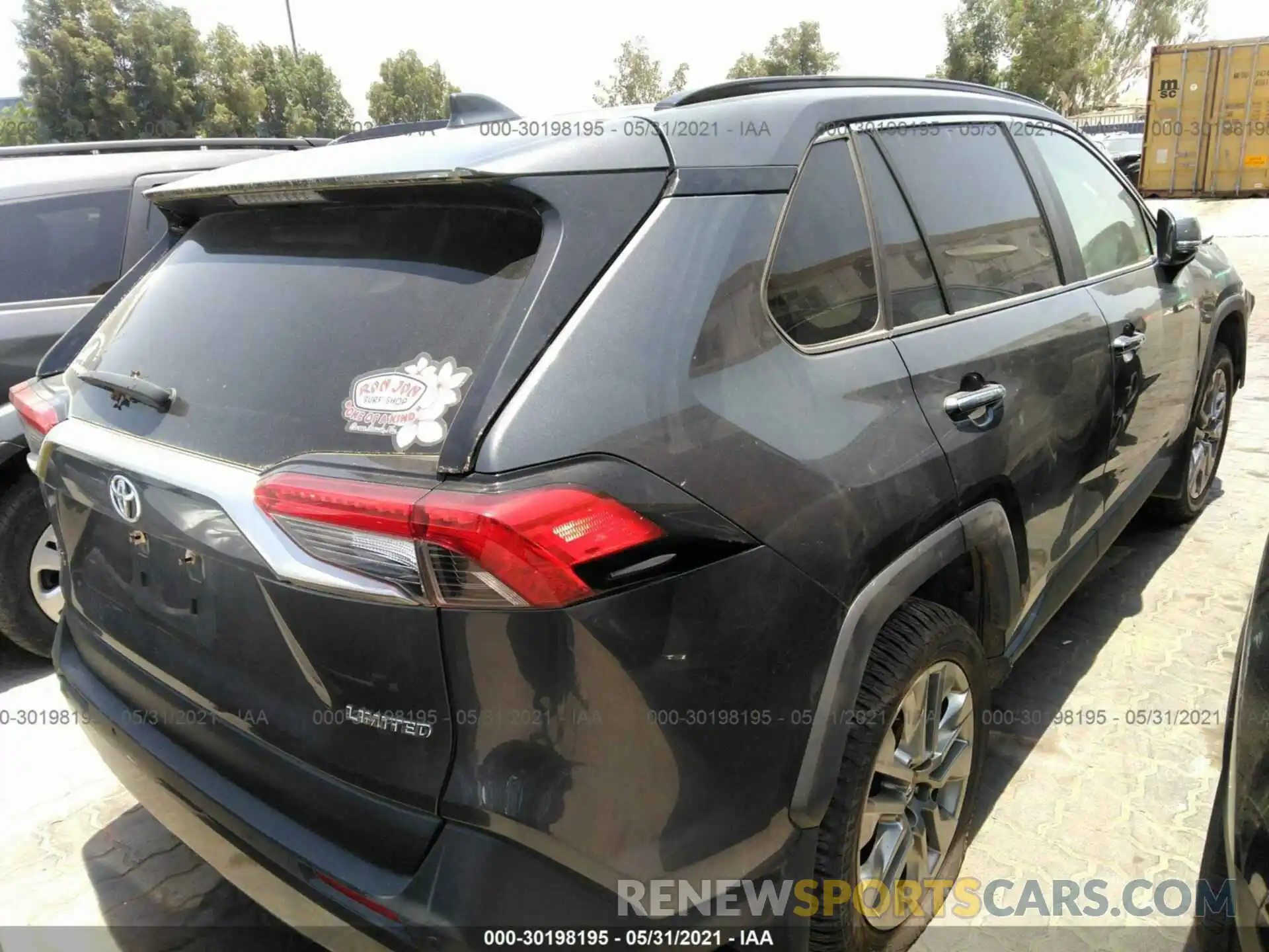 4 Photograph of a damaged car 00000000000019223 TOYOTA RAV4 2019