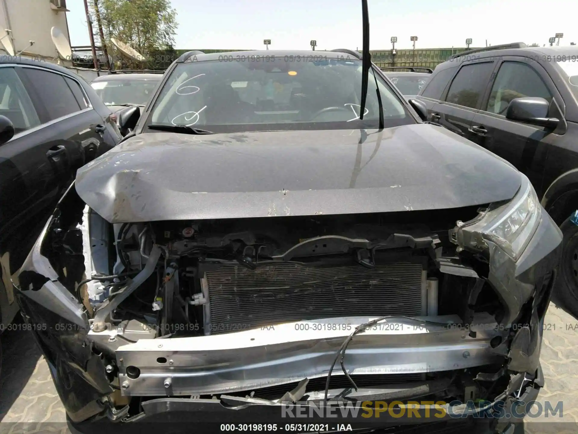 6 Photograph of a damaged car 00000000000019223 TOYOTA RAV4 2019