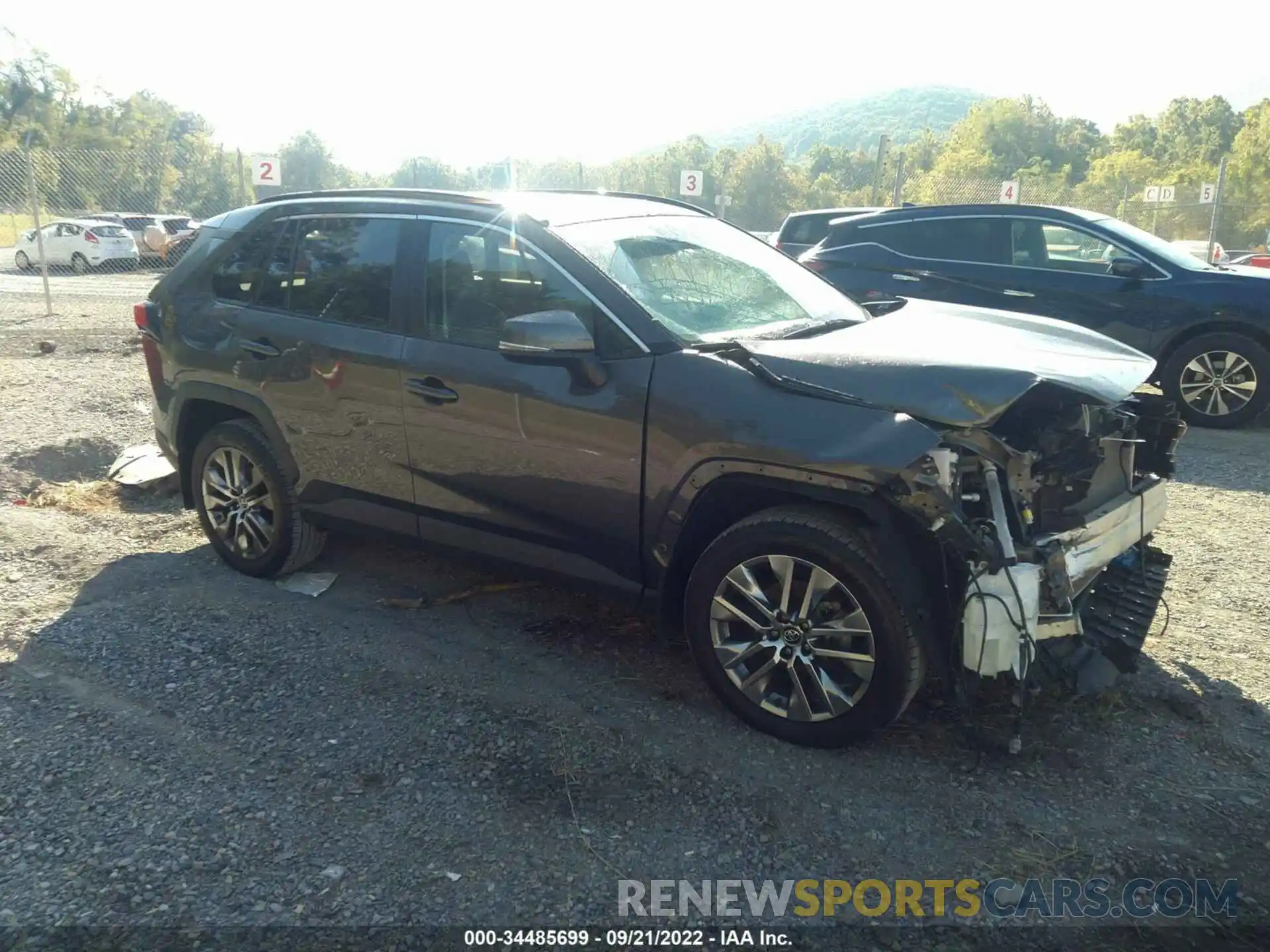 1 Photograph of a damaged car 2T3A1RFV0KC038790 TOYOTA RAV4 2019