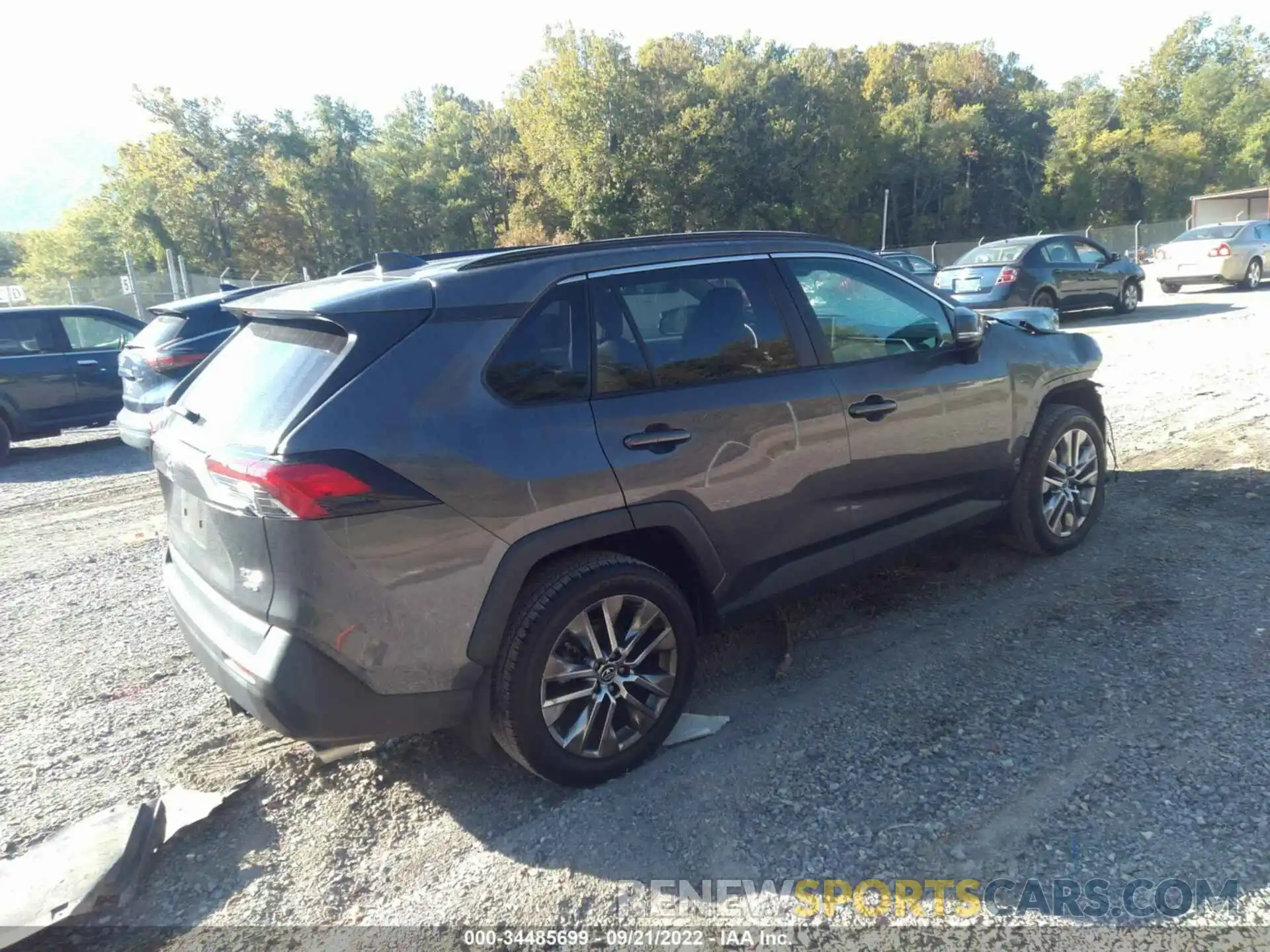 4 Photograph of a damaged car 2T3A1RFV0KC038790 TOYOTA RAV4 2019