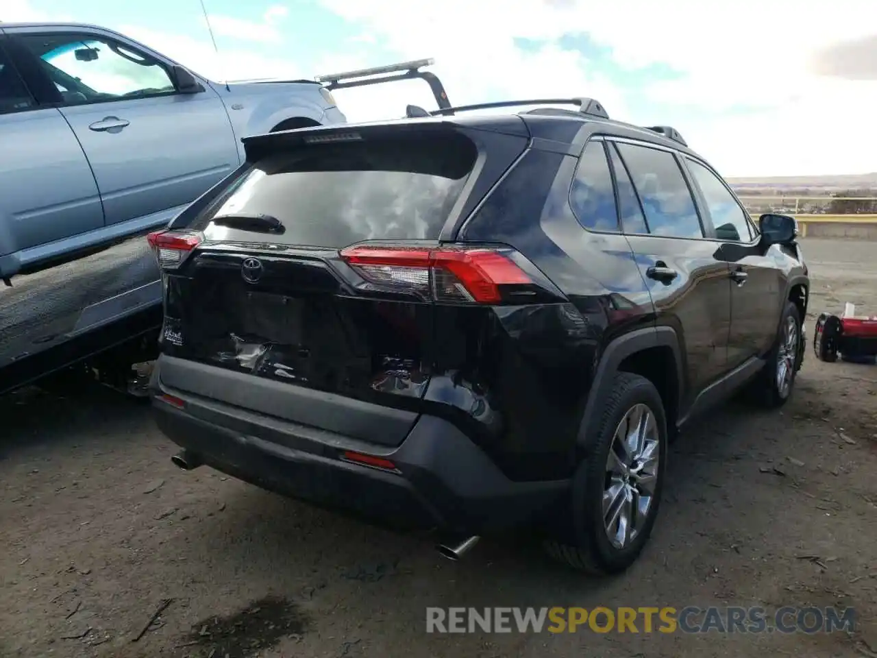 4 Photograph of a damaged car 2T3A1RFV0KC041382 TOYOTA RAV4 2019