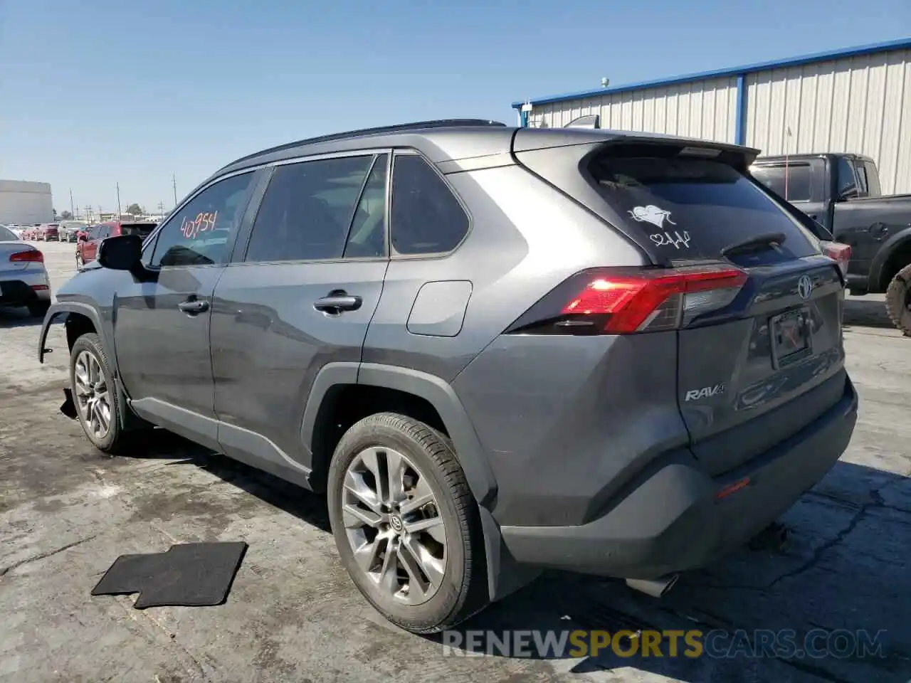 3 Фотография поврежденного автомобиля 2T3A1RFV0KC045545 TOYOTA RAV4 2019