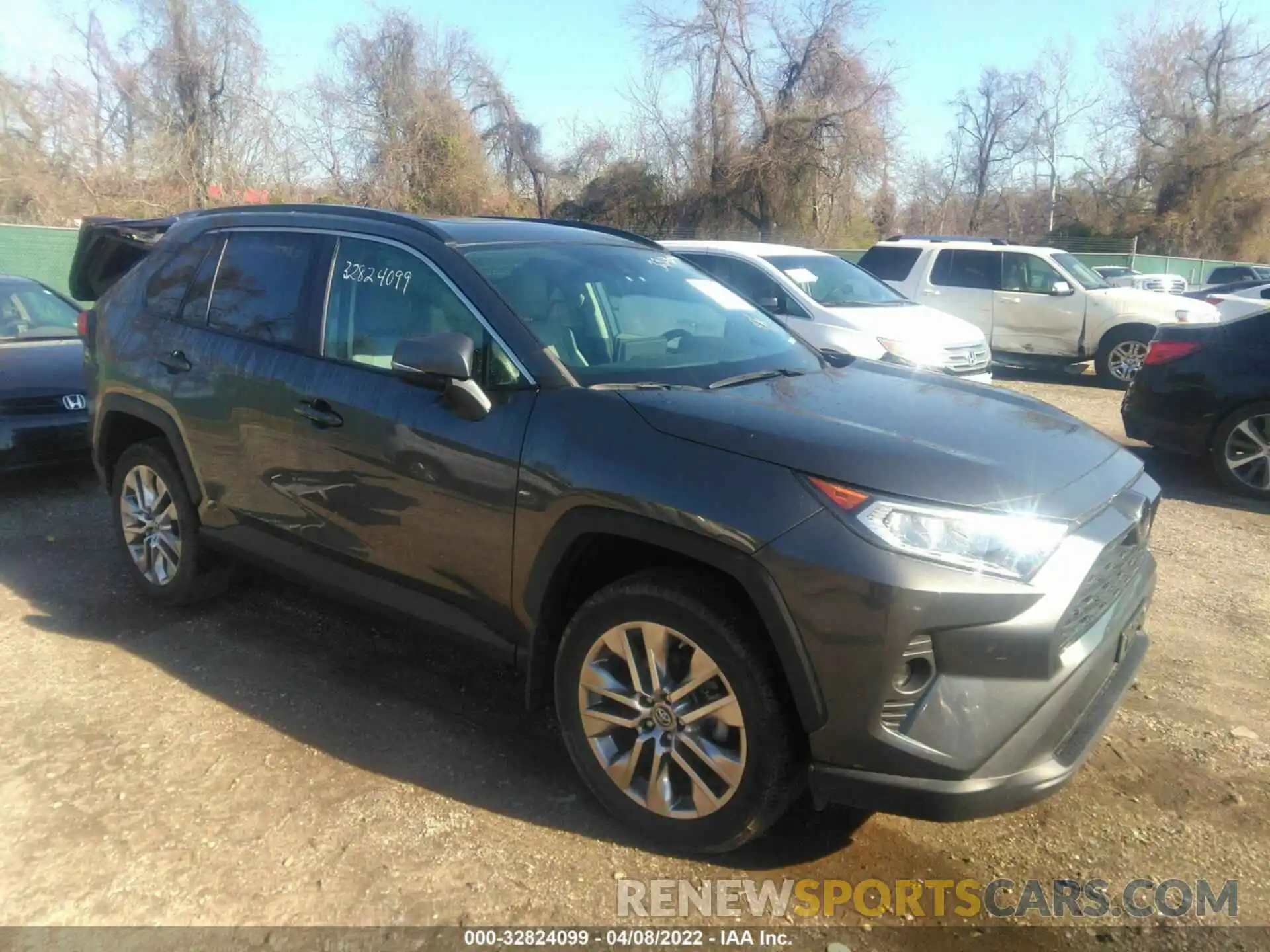 1 Photograph of a damaged car 2T3A1RFV0KC053970 TOYOTA RAV4 2019