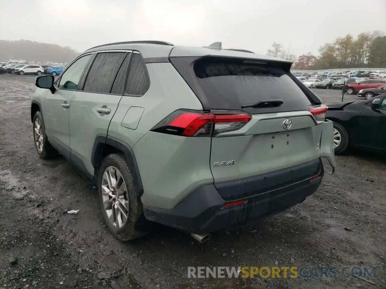 3 Photograph of a damaged car 2T3A1RFV0KW015735 TOYOTA RAV4 2019