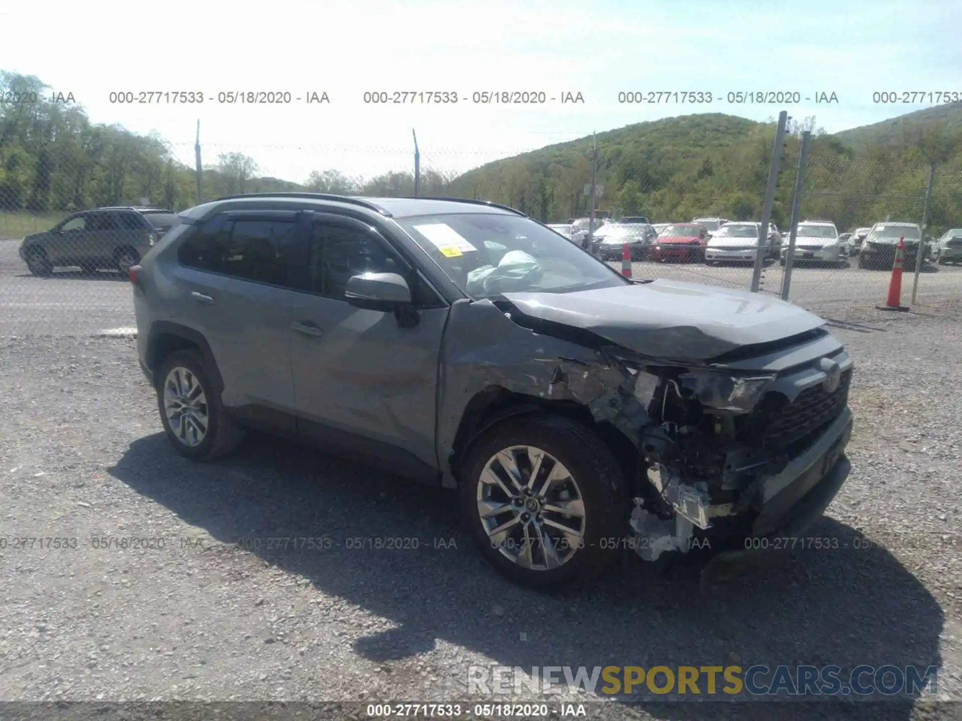 1 Photograph of a damaged car 2T3A1RFV0KW074669 TOYOTA RAV4 2019