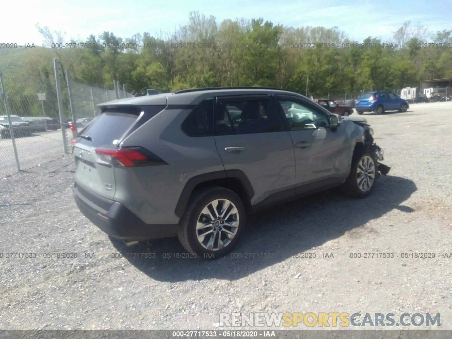 4 Photograph of a damaged car 2T3A1RFV0KW074669 TOYOTA RAV4 2019