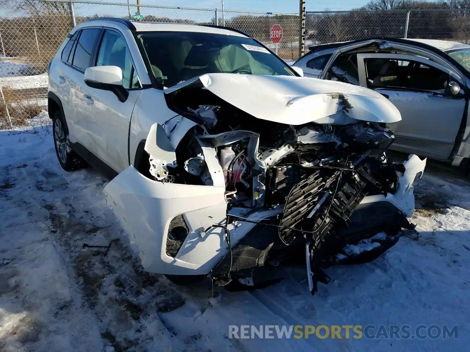 1 Photograph of a damaged car 2T3A1RFV0KW079774 TOYOTA RAV4 2019