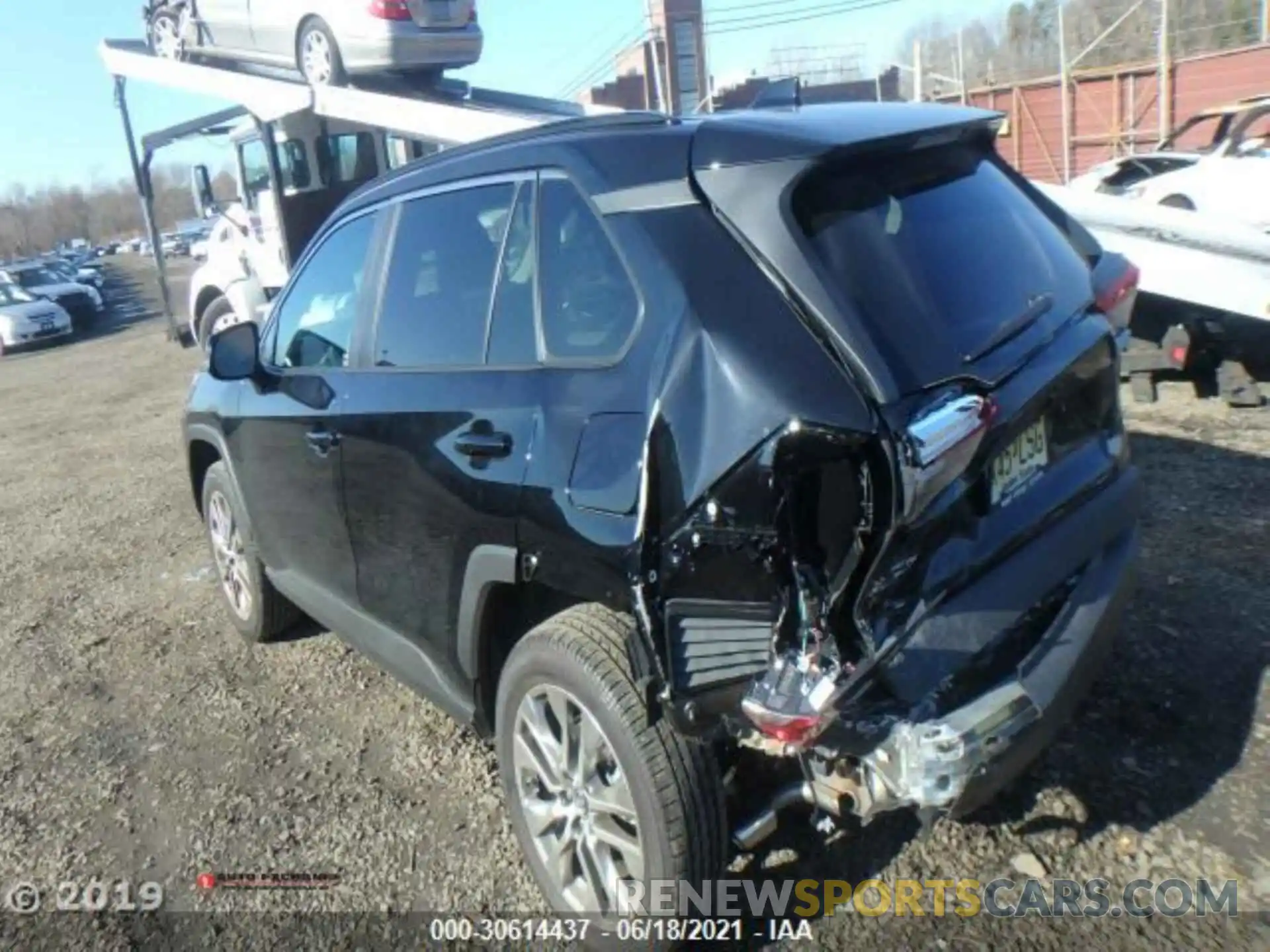 2 Фотография поврежденного автомобиля 2T3A1RFV1KC034652 TOYOTA RAV4 2019