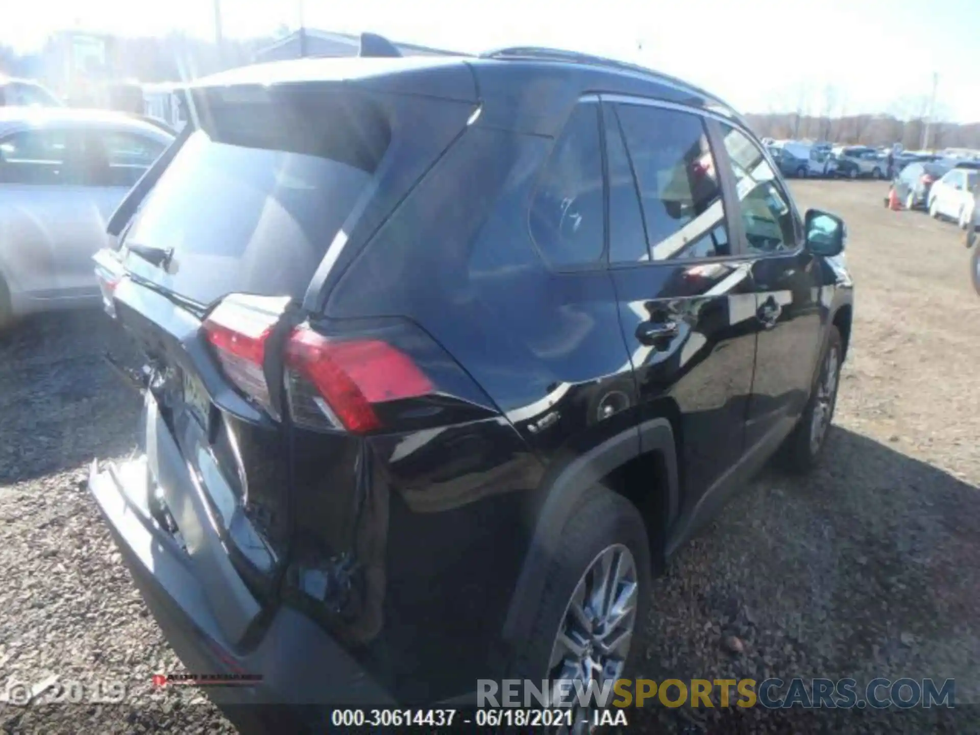 4 Фотография поврежденного автомобиля 2T3A1RFV1KC034652 TOYOTA RAV4 2019