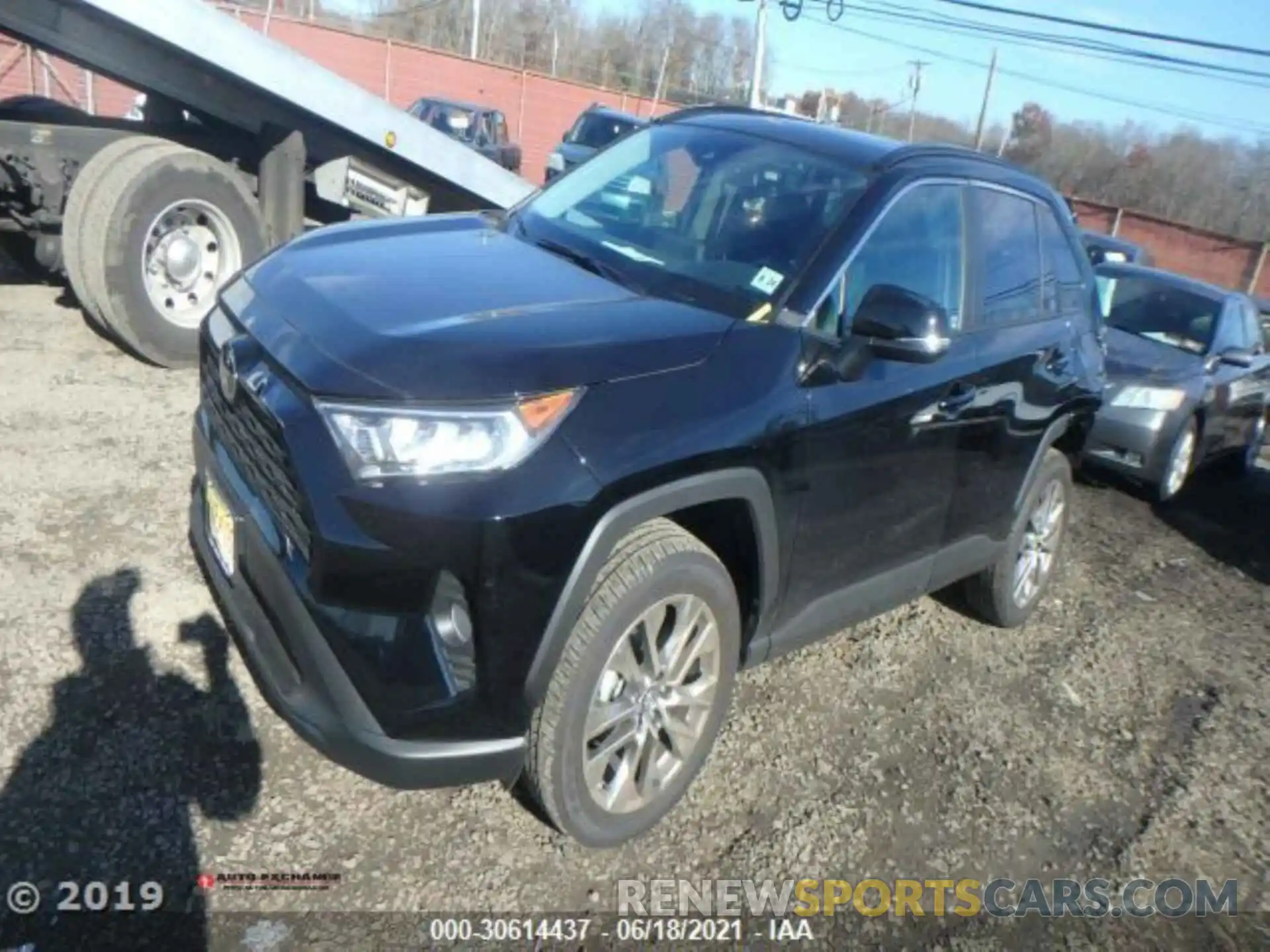 5 Фотография поврежденного автомобиля 2T3A1RFV1KC034652 TOYOTA RAV4 2019