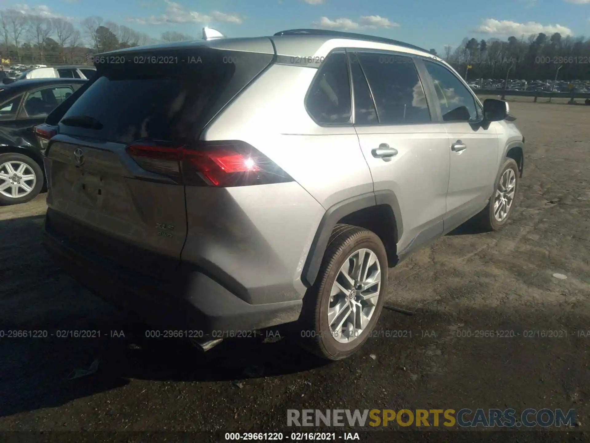 4 Фотография поврежденного автомобиля 2T3A1RFV1KC043139 TOYOTA RAV4 2019