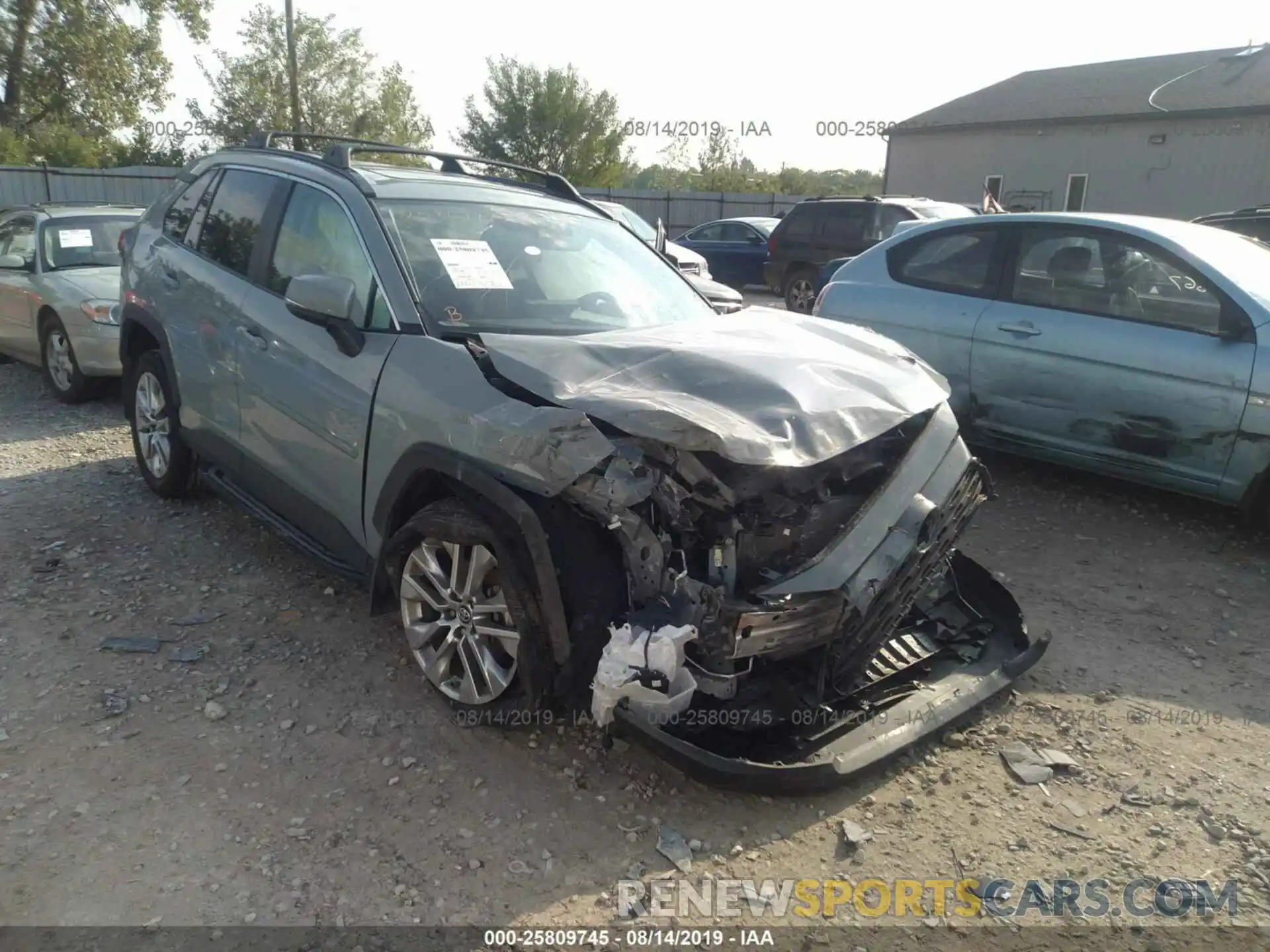 1 Photograph of a damaged car 2T3A1RFV1KW001696 TOYOTA RAV4 2019