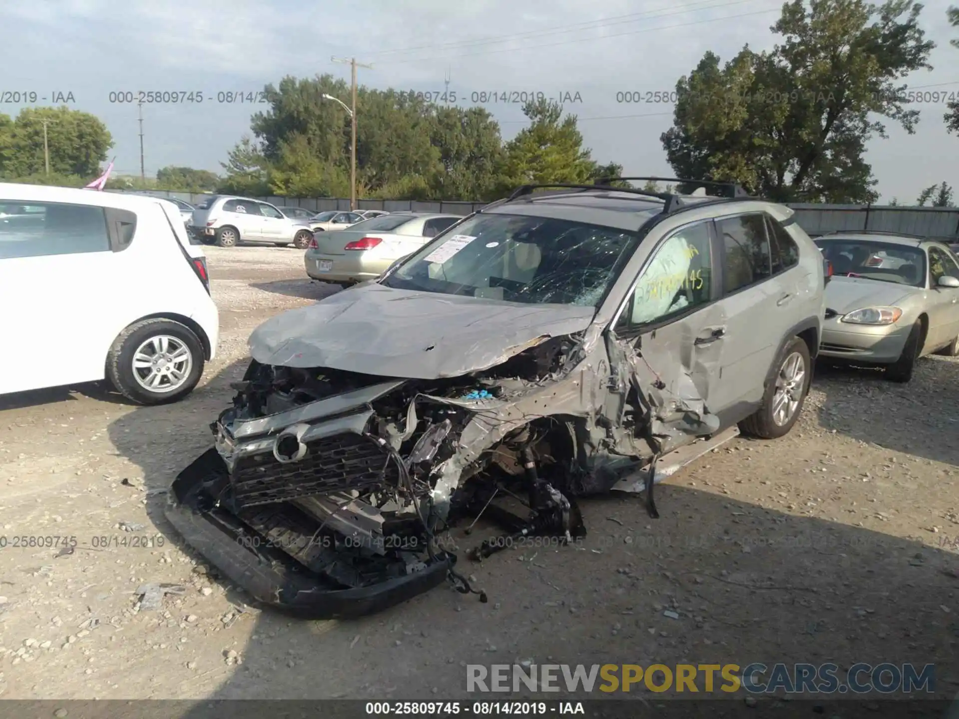 2 Photograph of a damaged car 2T3A1RFV1KW001696 TOYOTA RAV4 2019