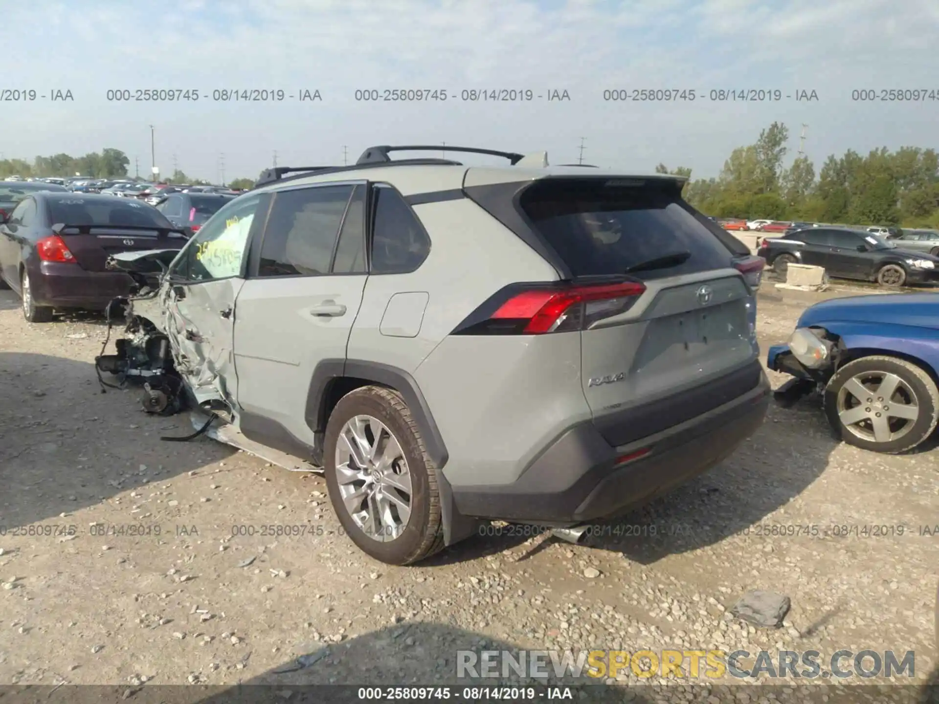 3 Фотография поврежденного автомобиля 2T3A1RFV1KW001696 TOYOTA RAV4 2019